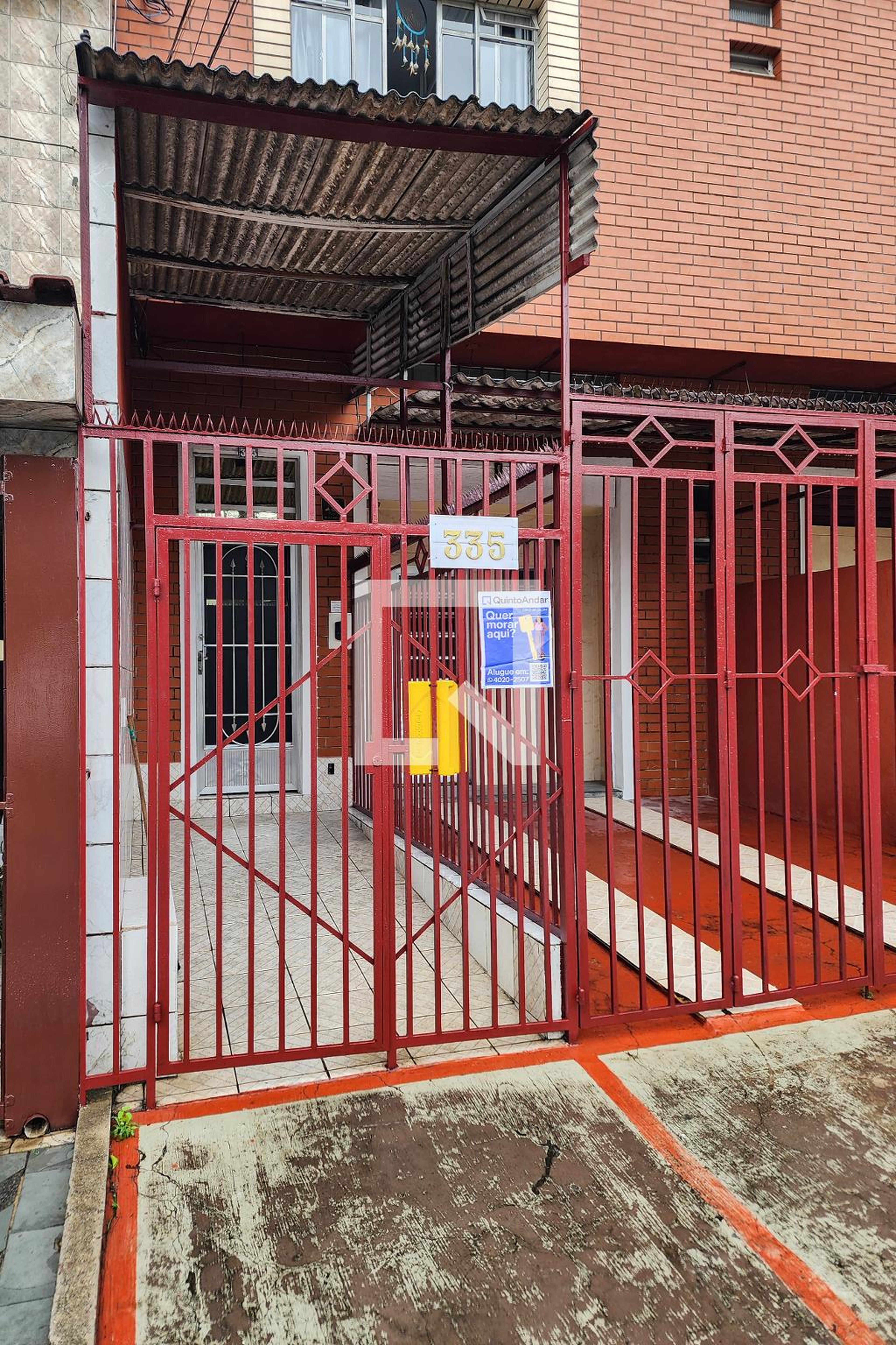 Fachada Condomínio em Rua Lúcia Zincaglia, 335