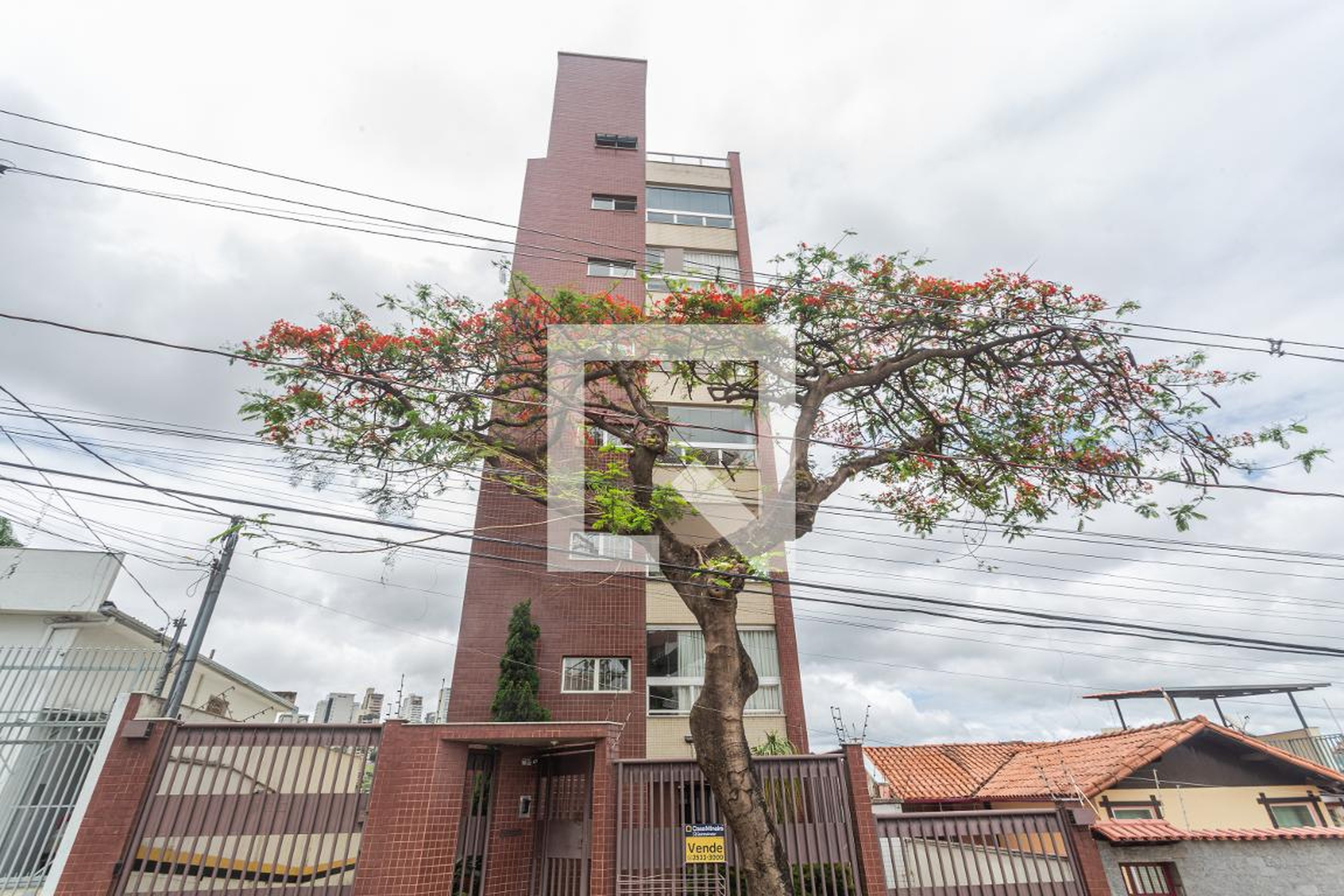 Fachada Condomínio em Rua Henrique Burnier, 41