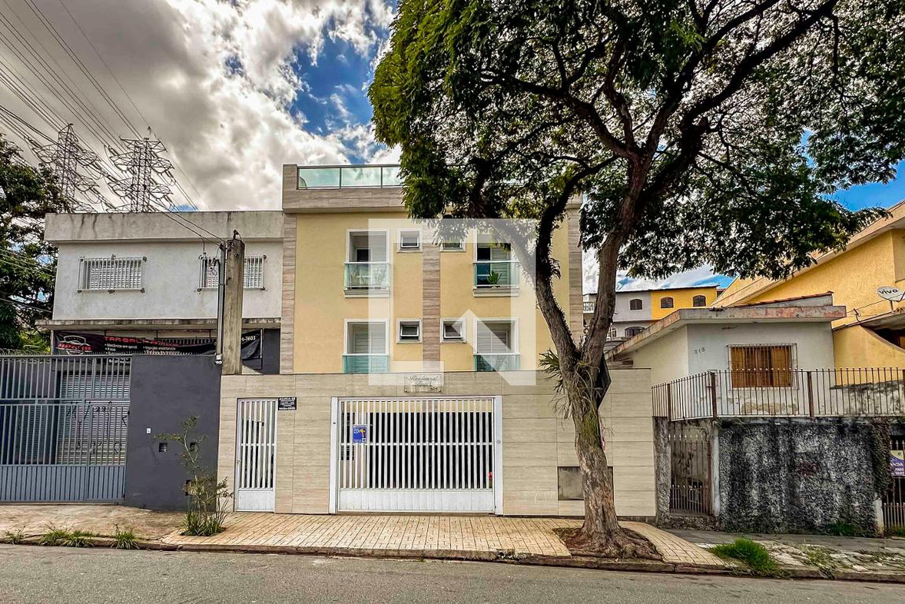 Fachada Condomínio em Rua Evaristo de Morais, 305