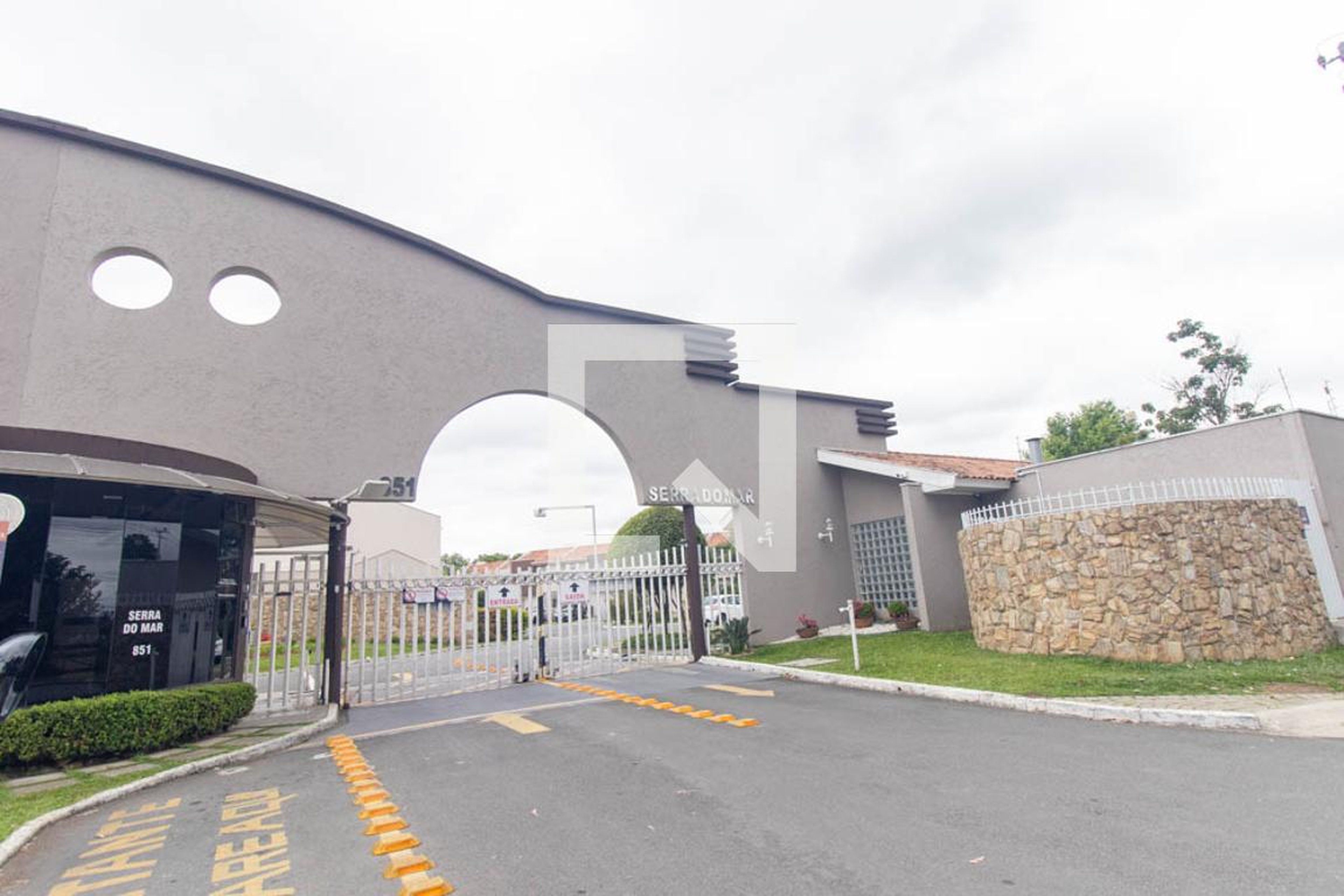 Fachada do Condomínio Residencial Moradas Serra do Mar