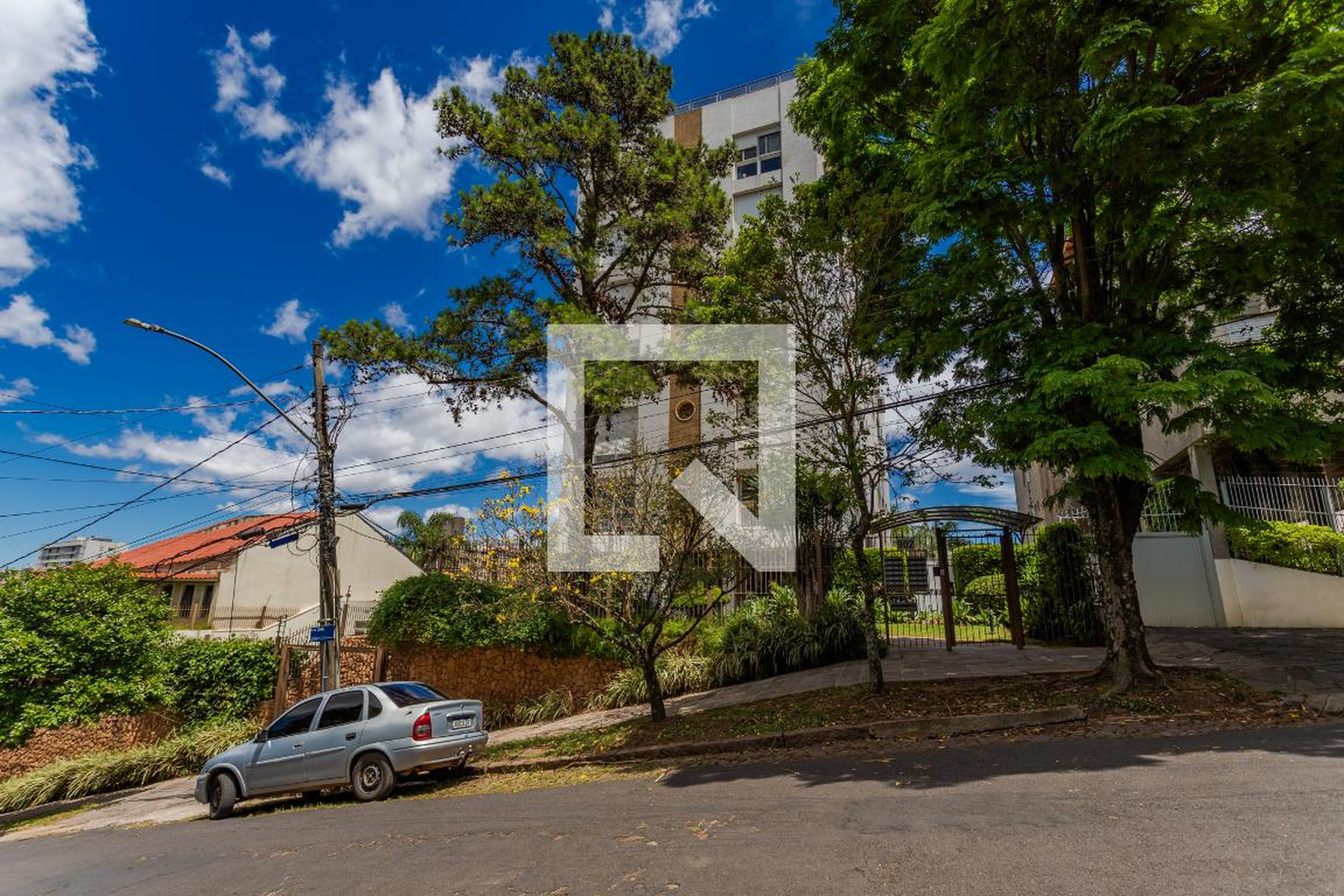 Fachada Condomínio em Rua Chile, 902