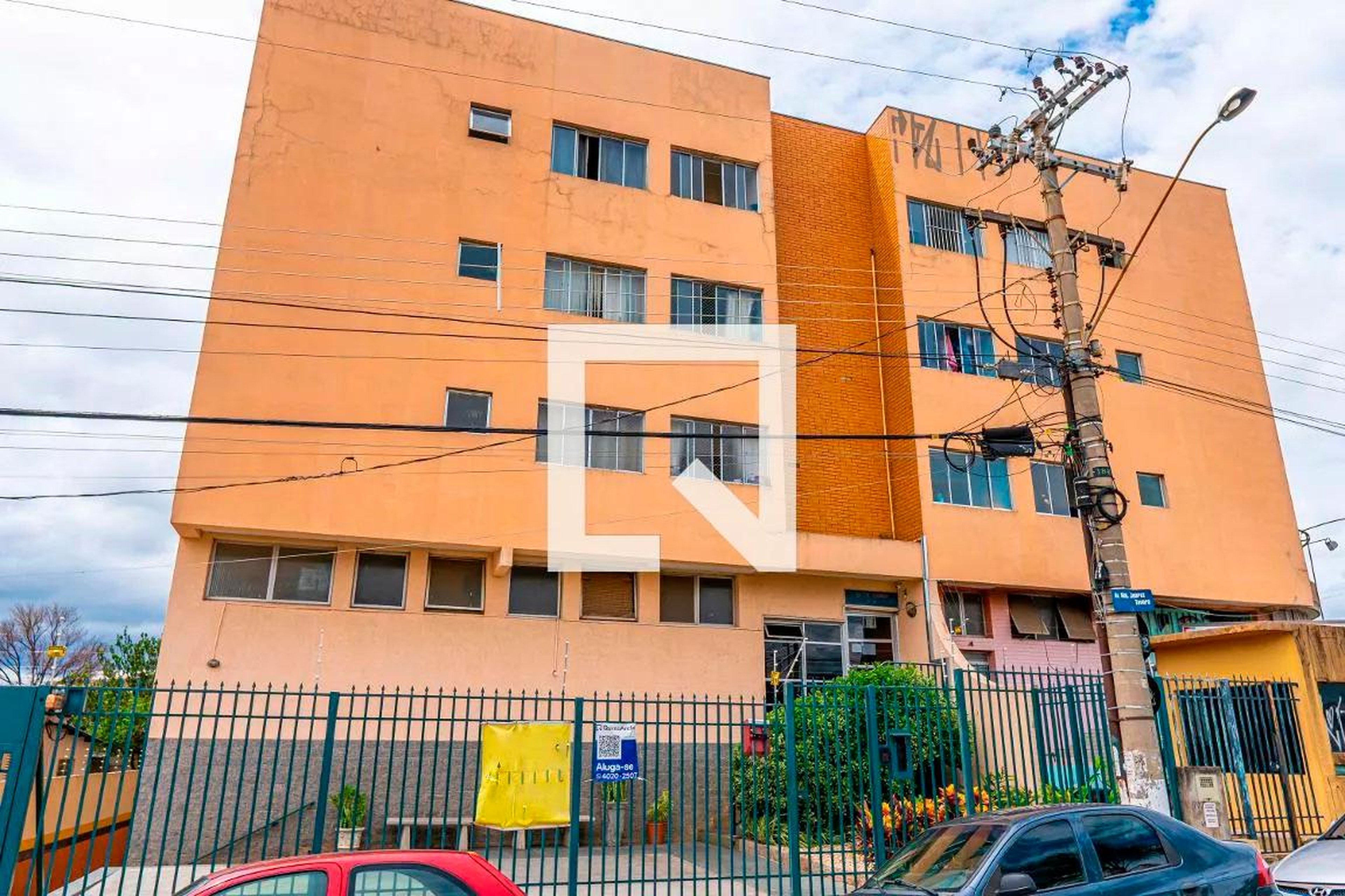 Fachada do Condomínio Condomínio Sharmon