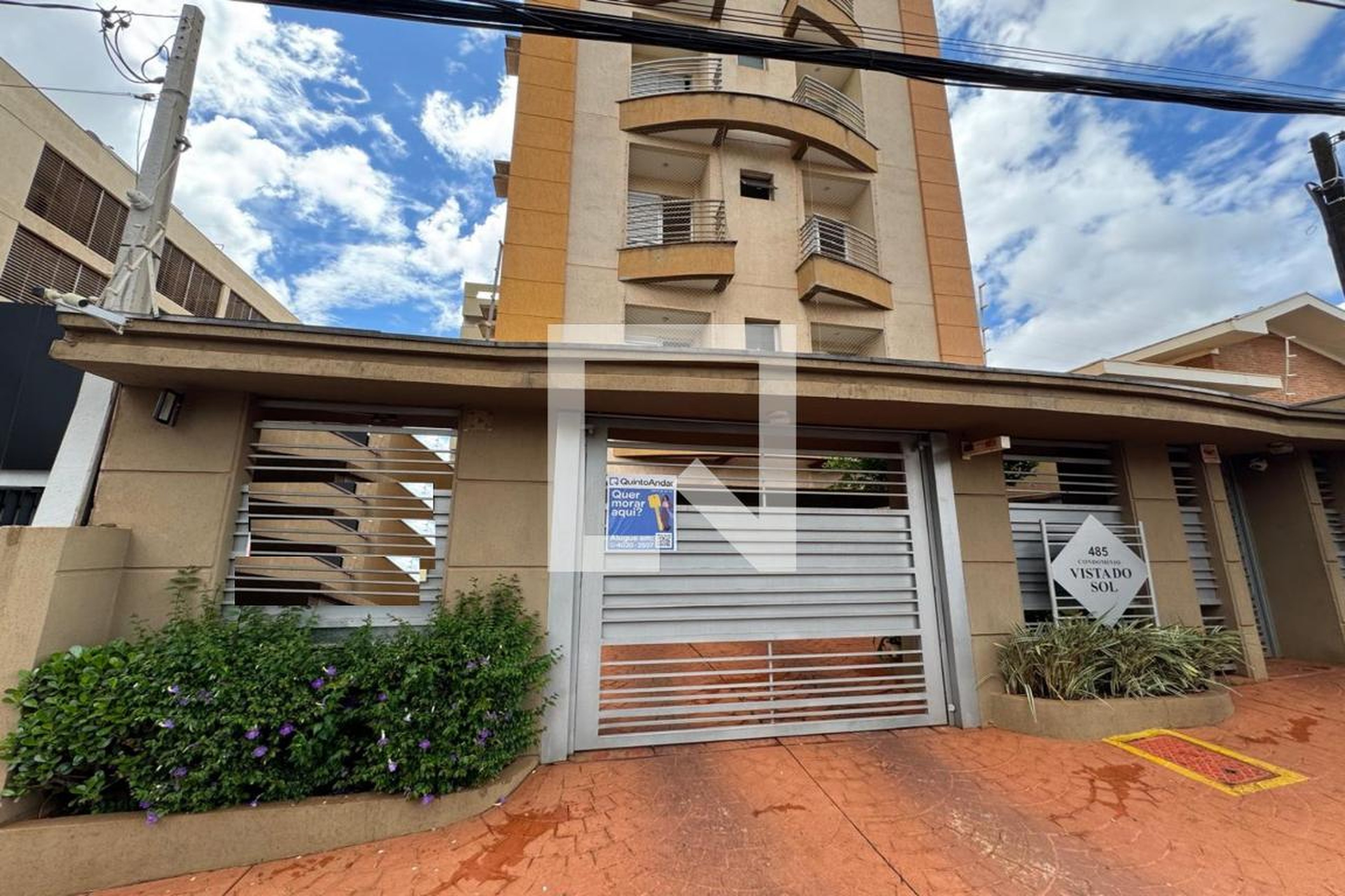 Fachada Condomínio em Rua Iguape, 485