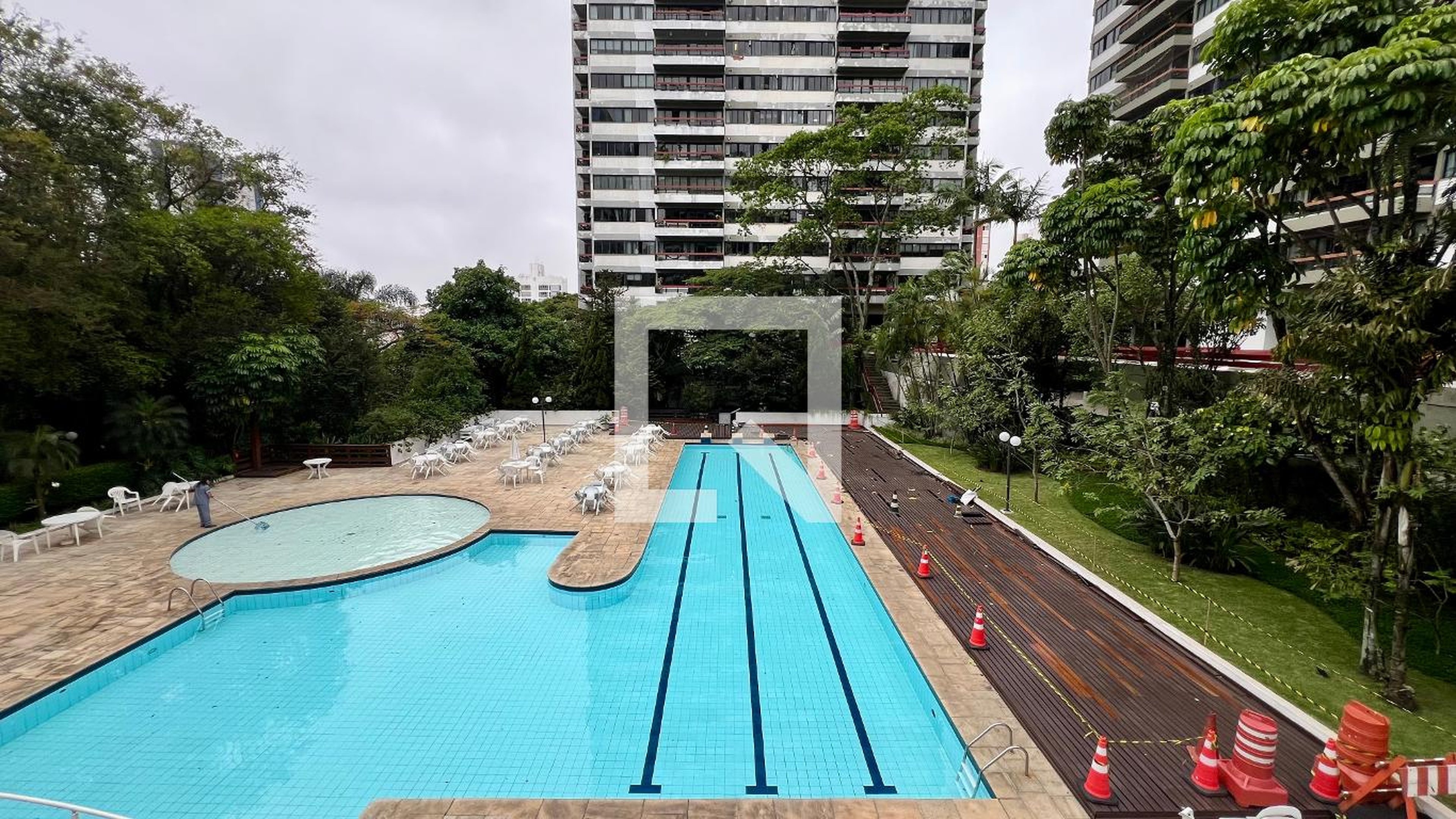 Piscina Coberta - Passos cidade São Paulo
