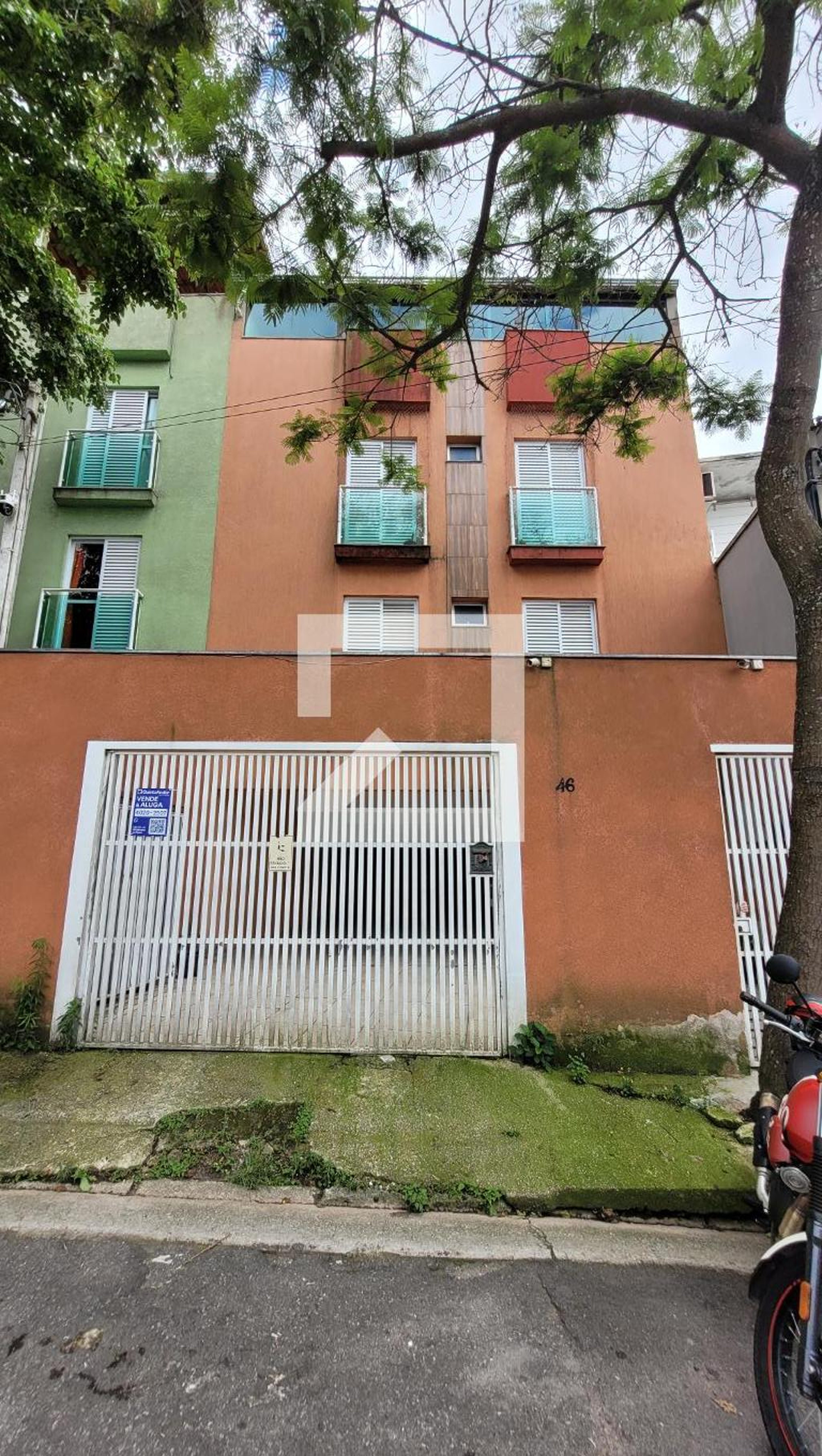 Fachada Condomínio em Rua Hélio Lôbo, 46