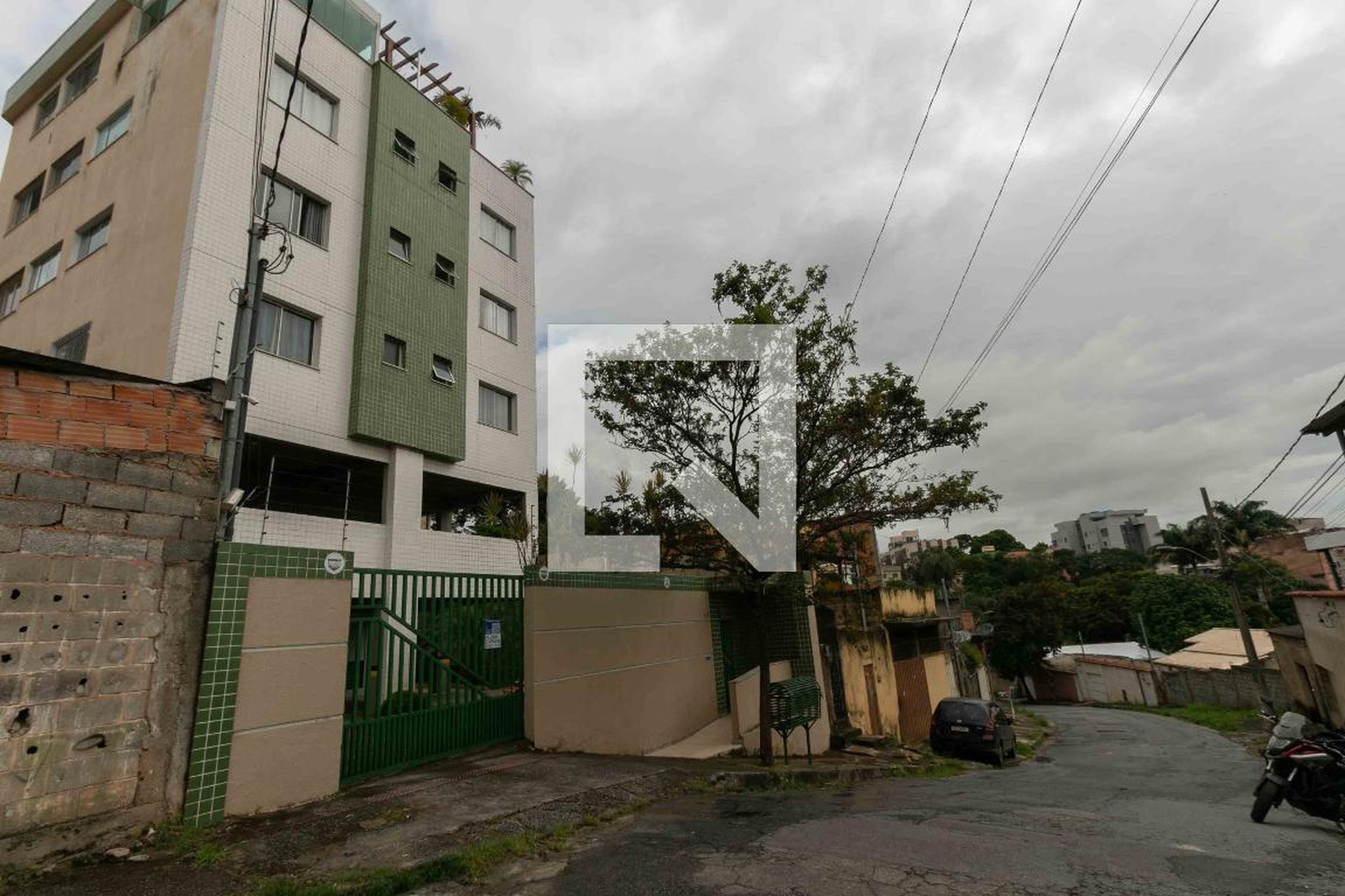 Fachada Condomínio em Rua Flôr de Orquídea, 145