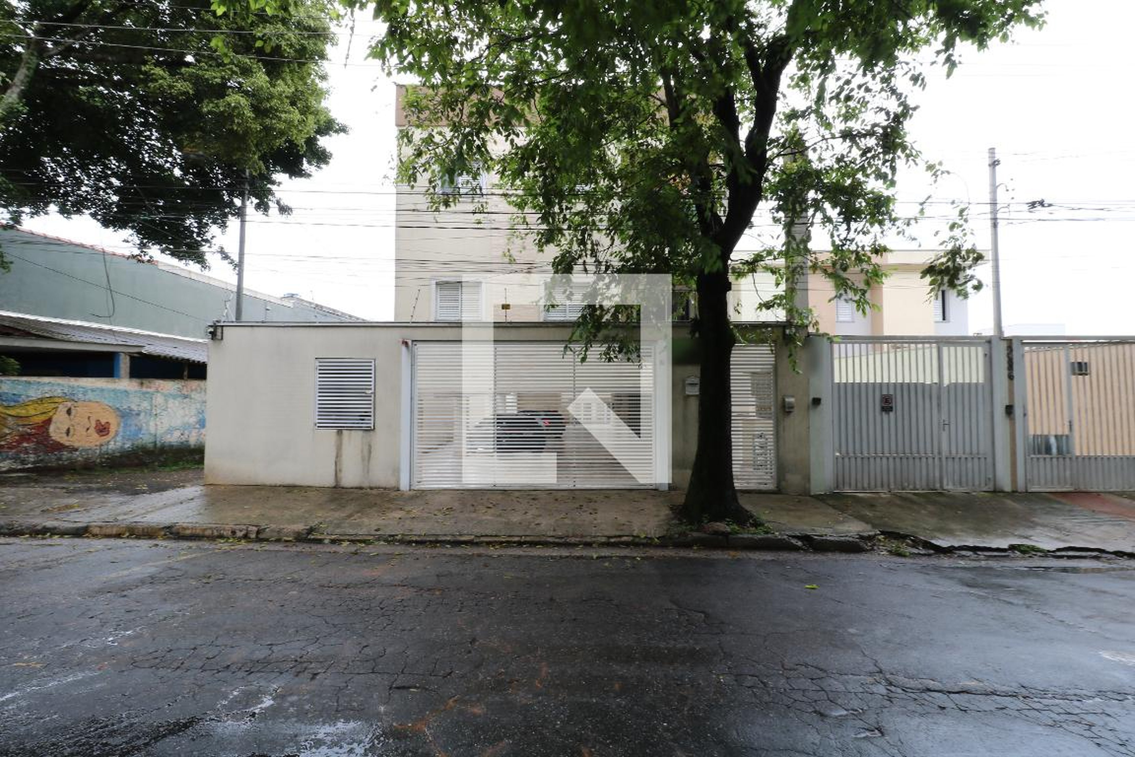 Fachada Condomínio em Travessa Petrogrado, 700