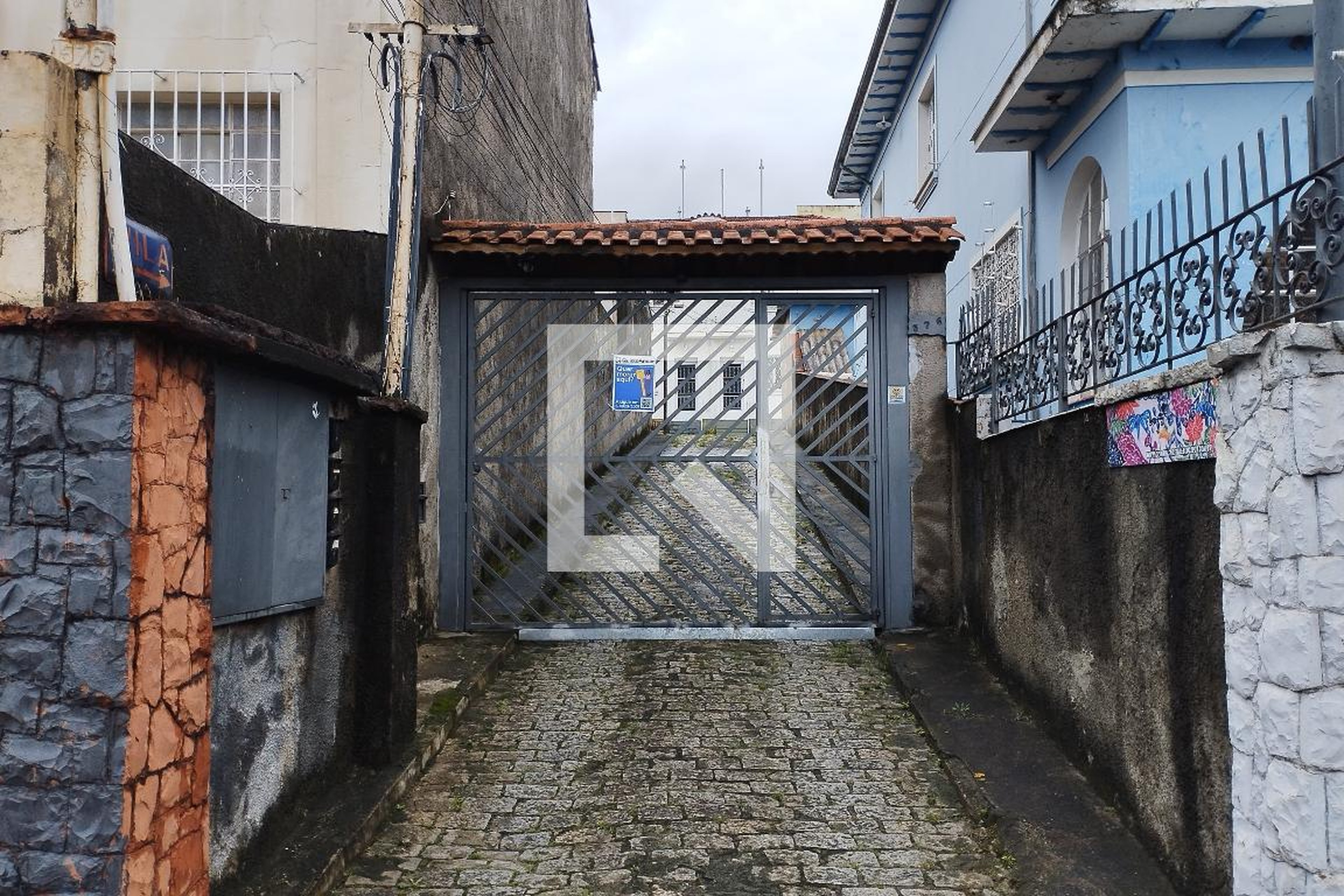 Fachada Condomínio em Rua Doutor César Castiglioni Júnior, 576