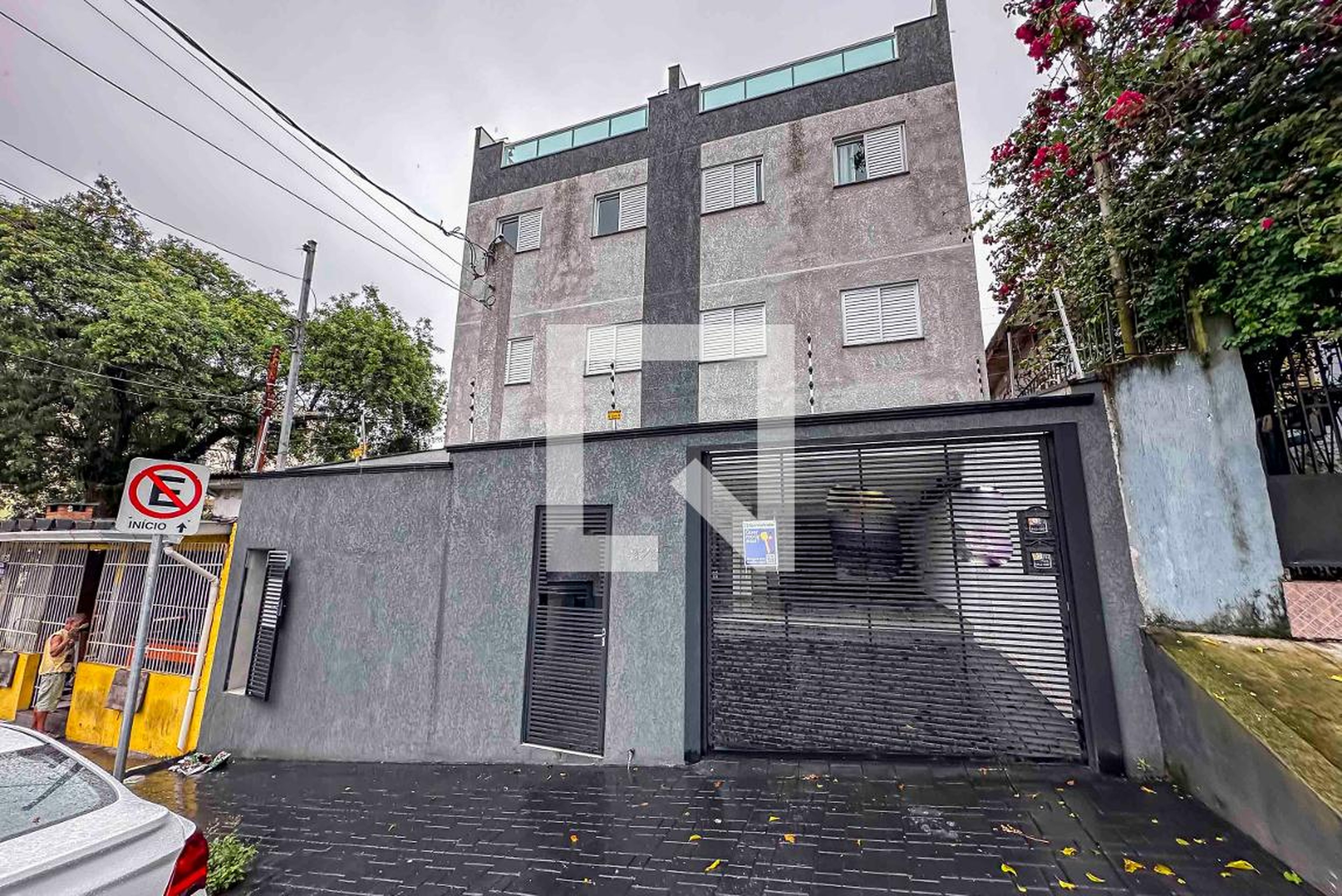 Fachada Condomínio em Rua Rolândia, 276