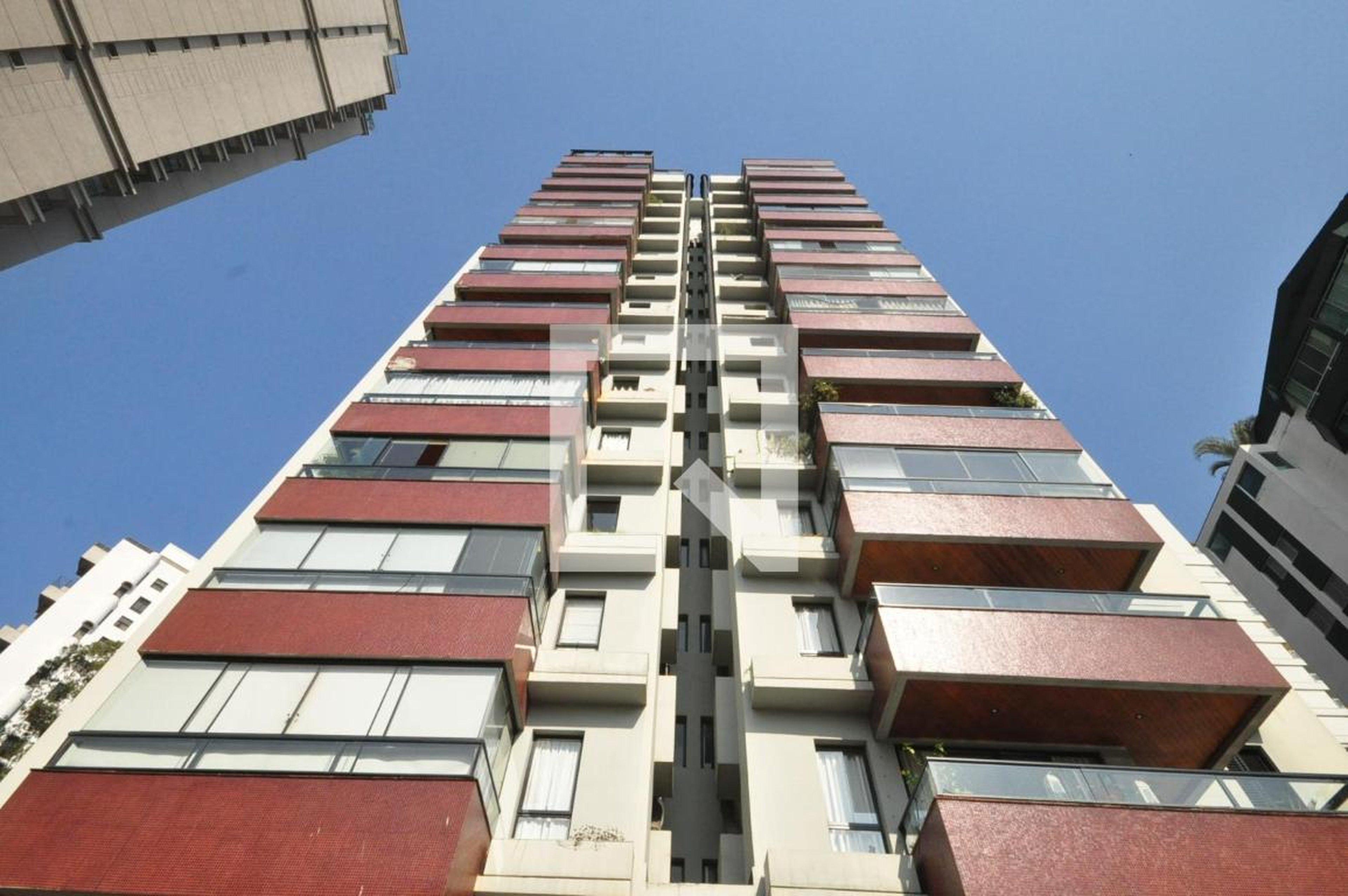 Fachada Condomínio em Rua Marechal Hastimphilo de Moura, 328