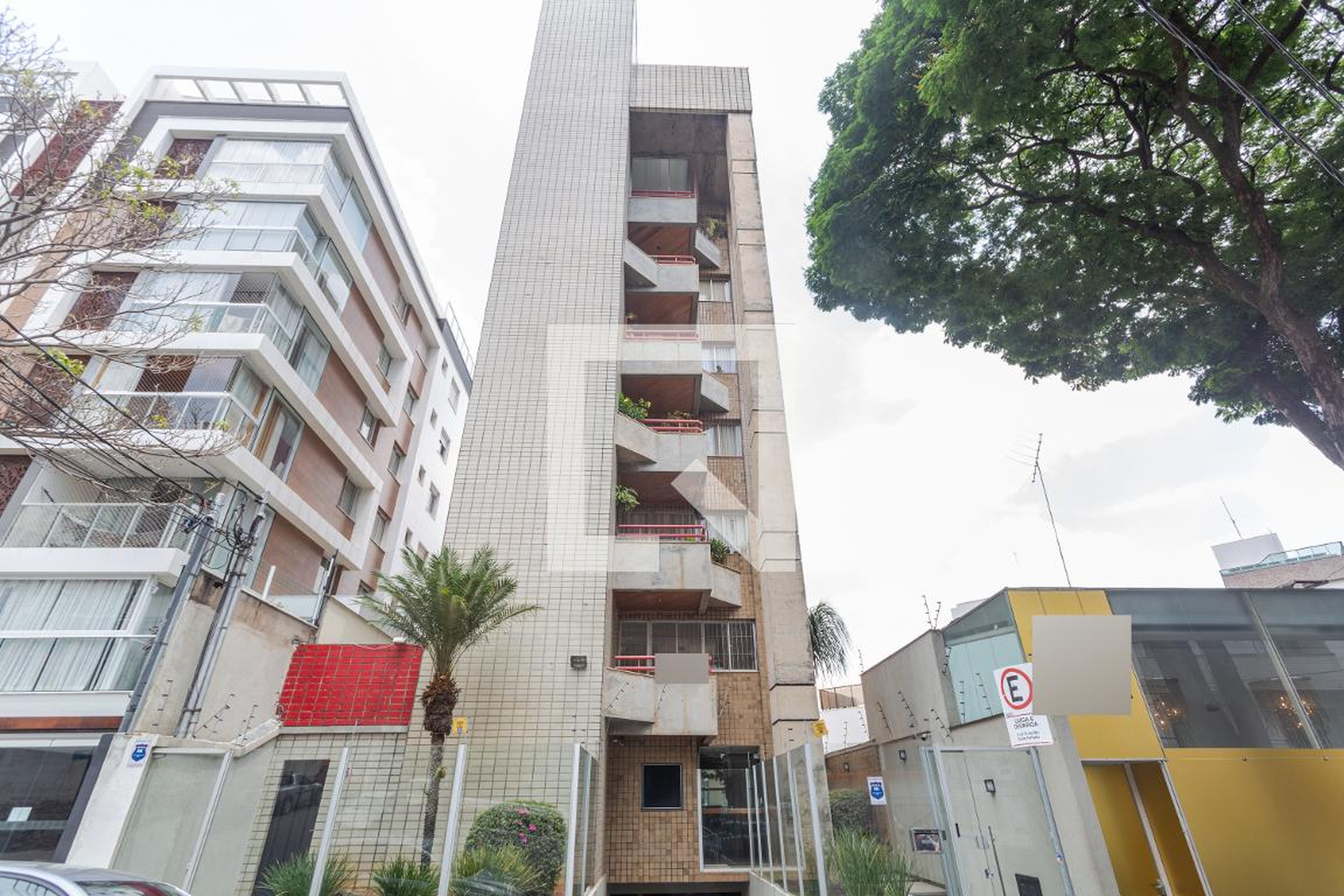 Fachada Condomínio em Rua Viçosa, 238