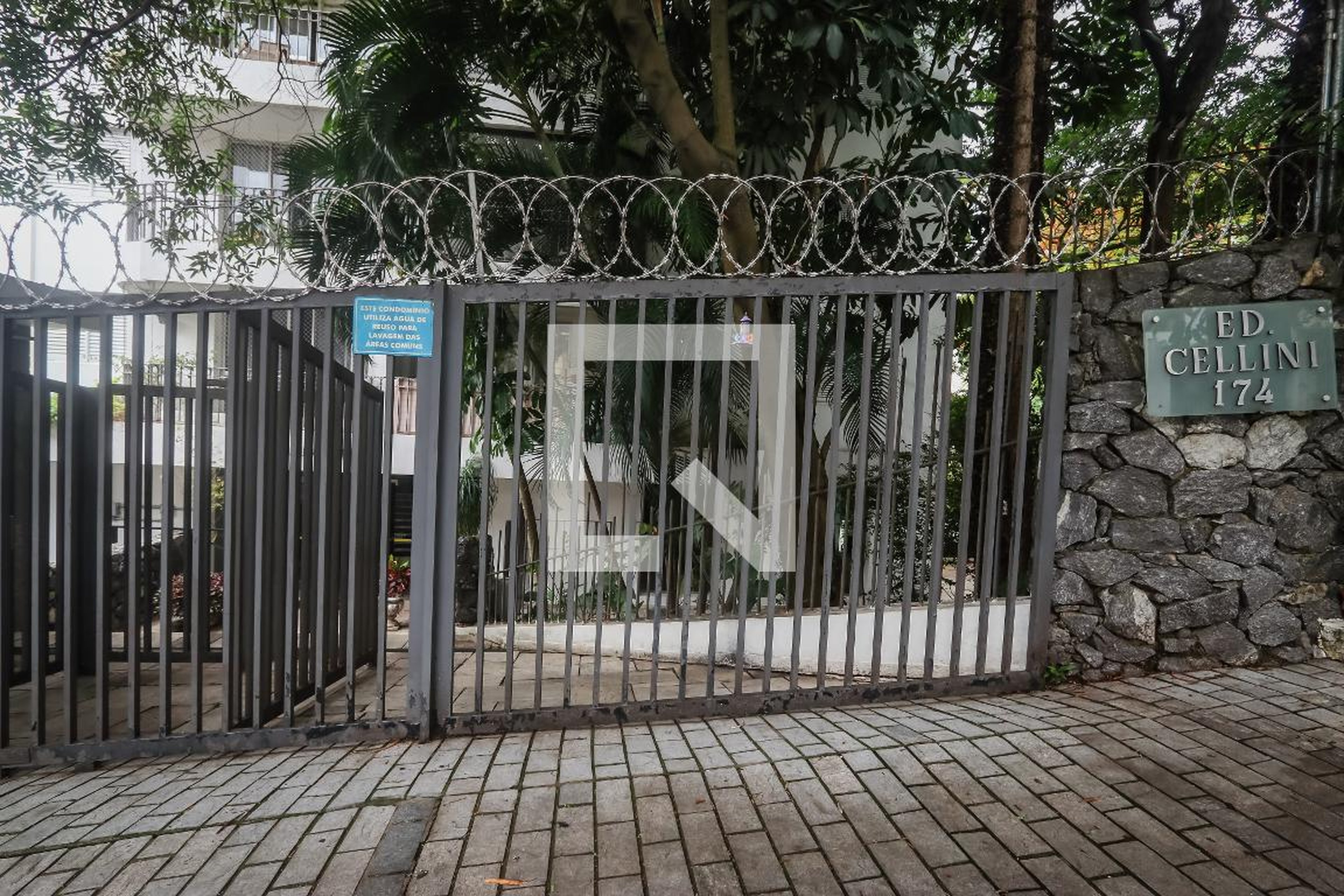 Fachada do Prédio Condomínio Celine