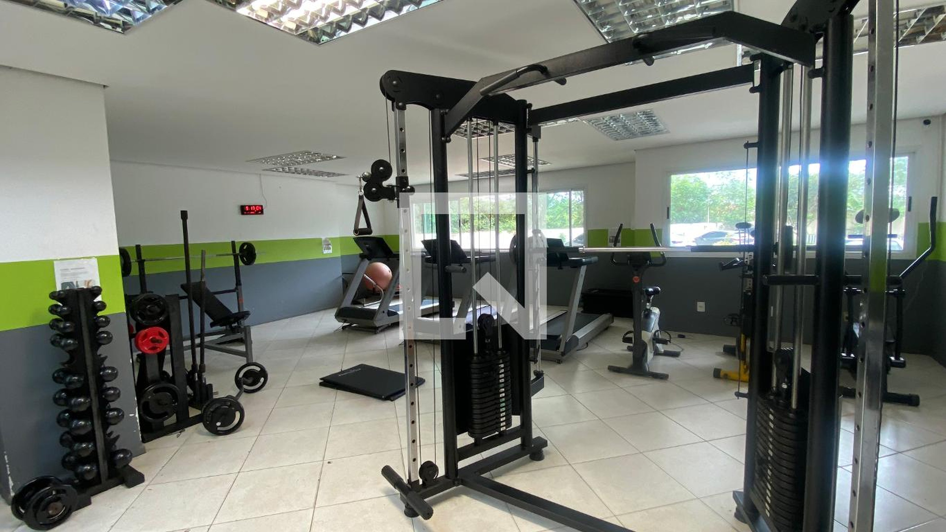 Academia - Round Decks