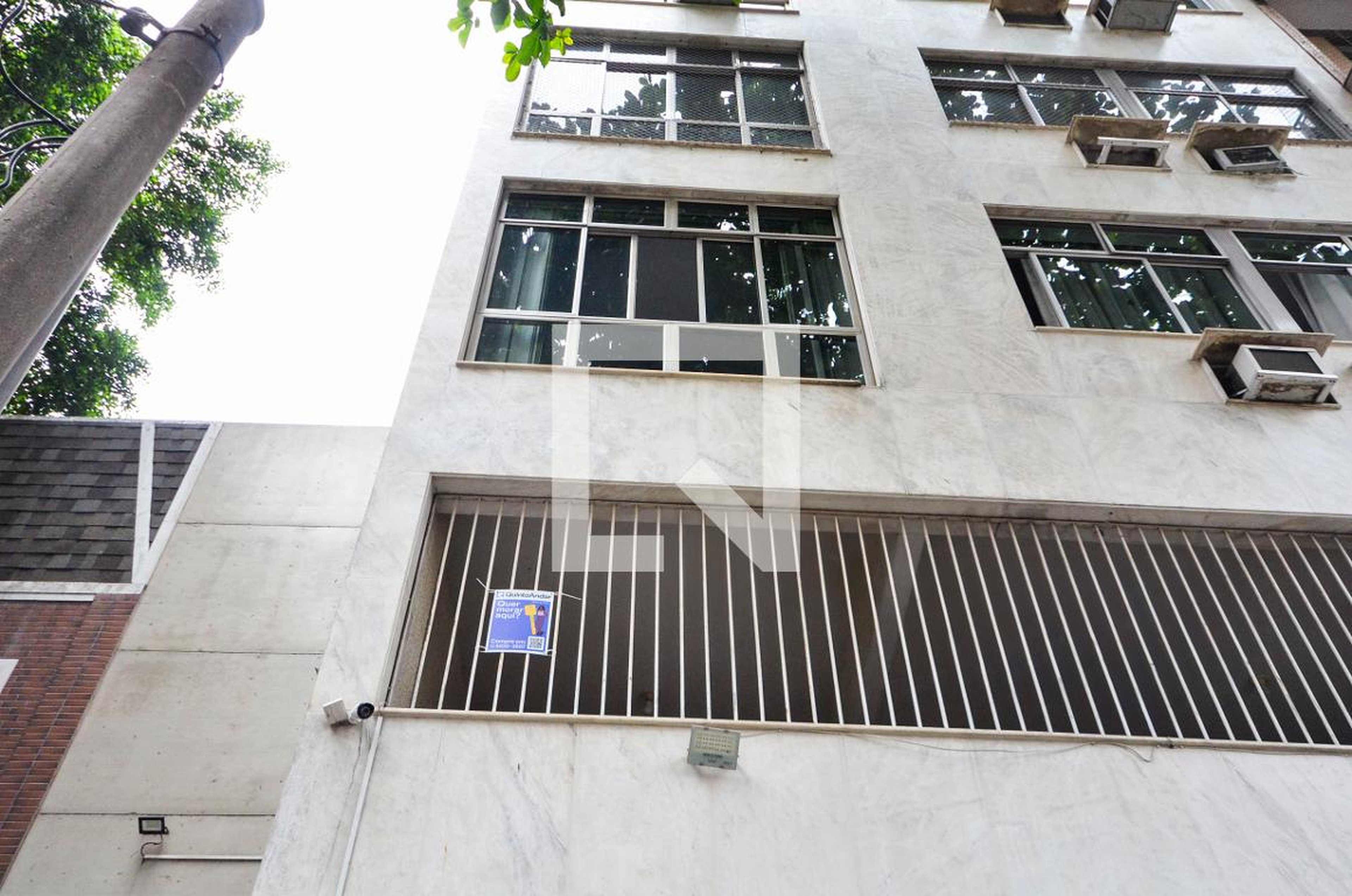 Fachada Condomínio em Rua Professor Gabizo, 332