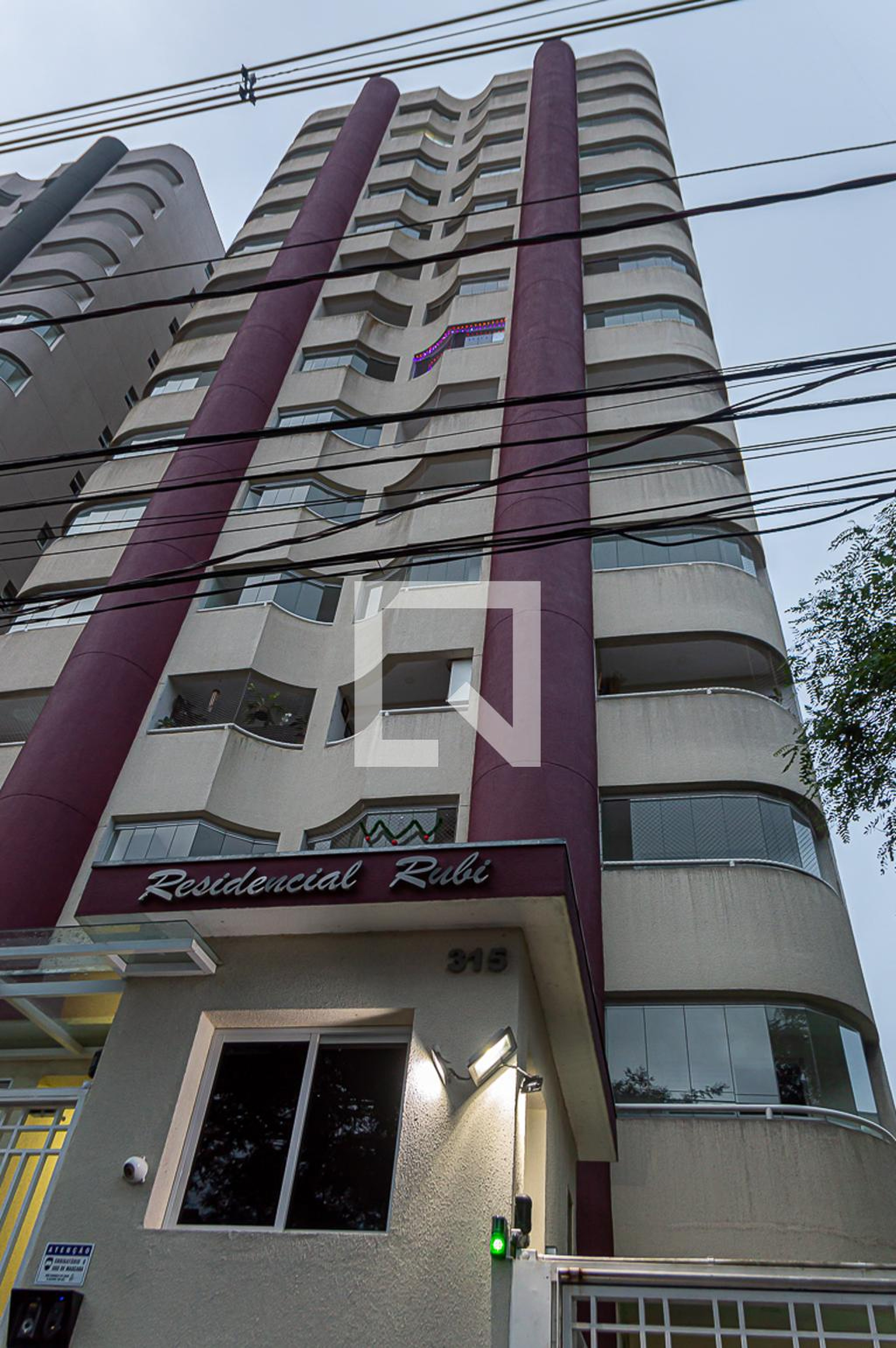 Fachada Condomínio em Rua Campos do Jordão, 515