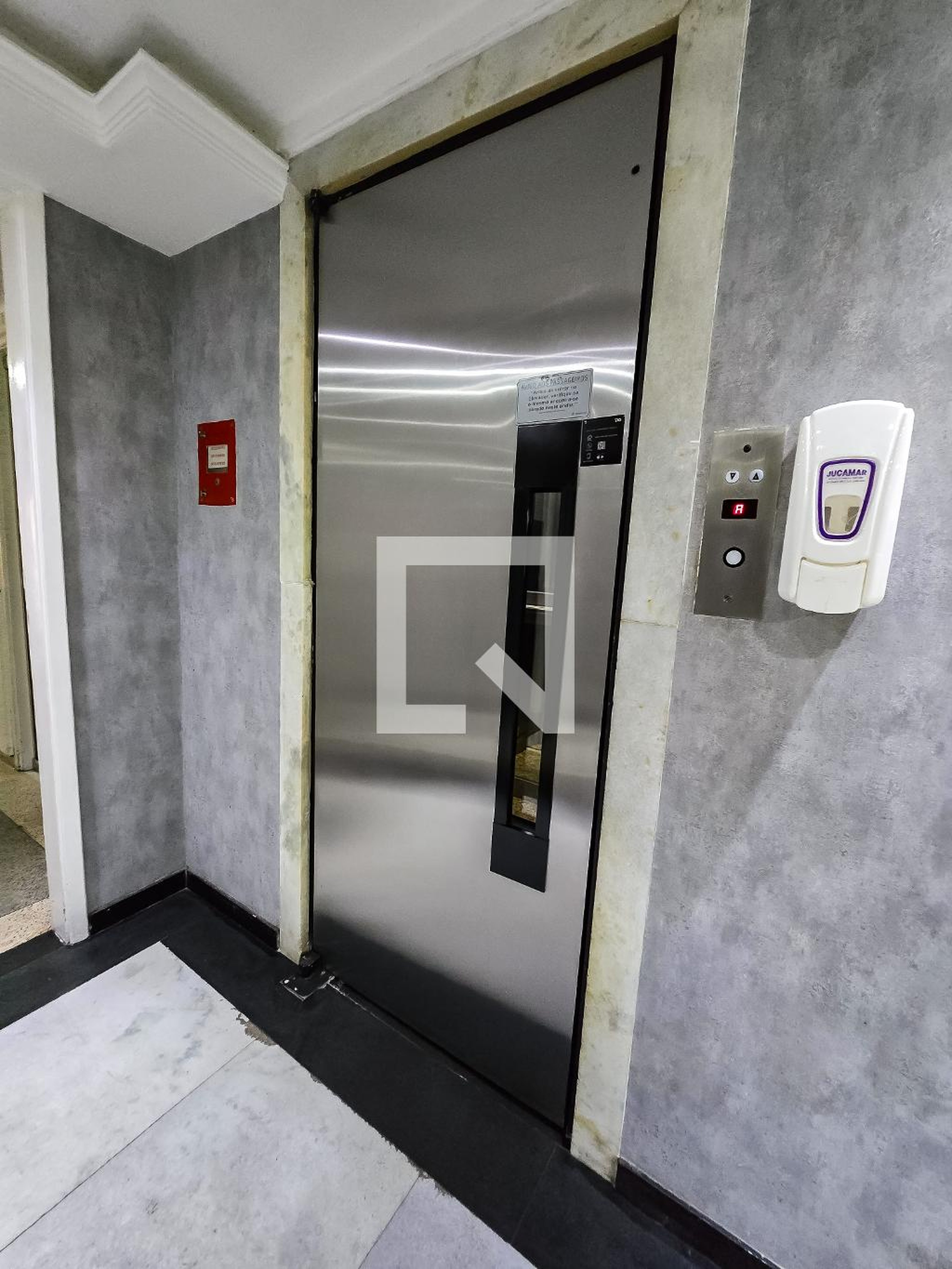 Elevador - Solar Ismael Santos