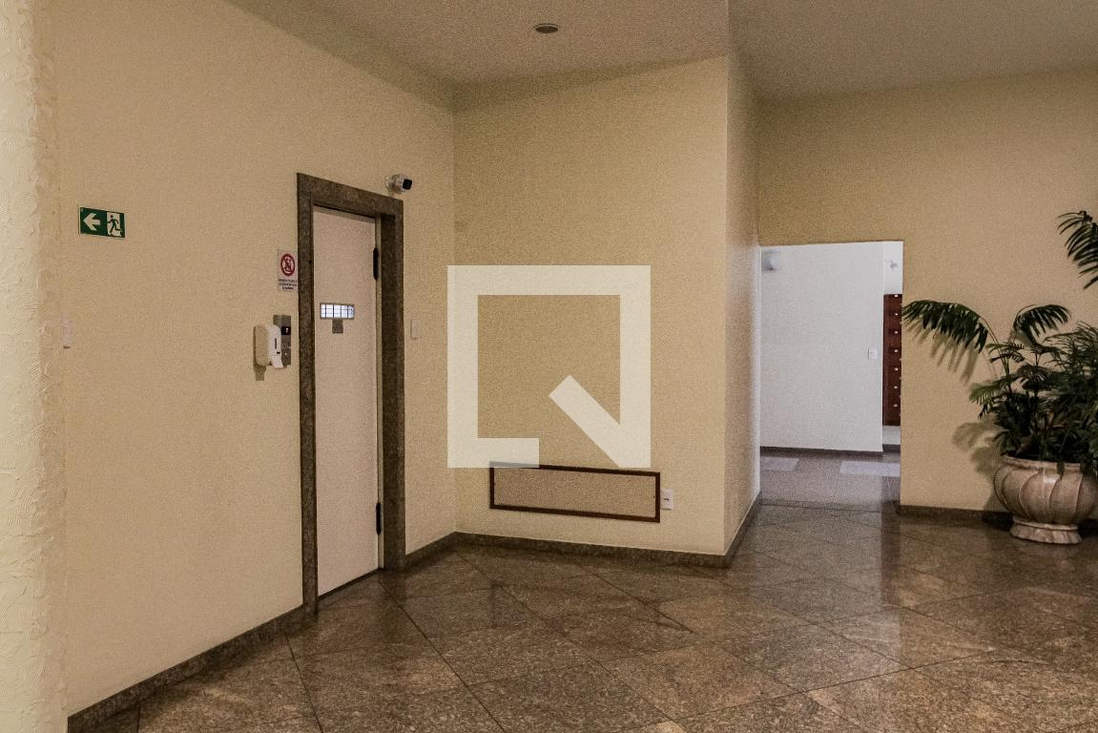 Elevador - Edifício Eugênio Jardim