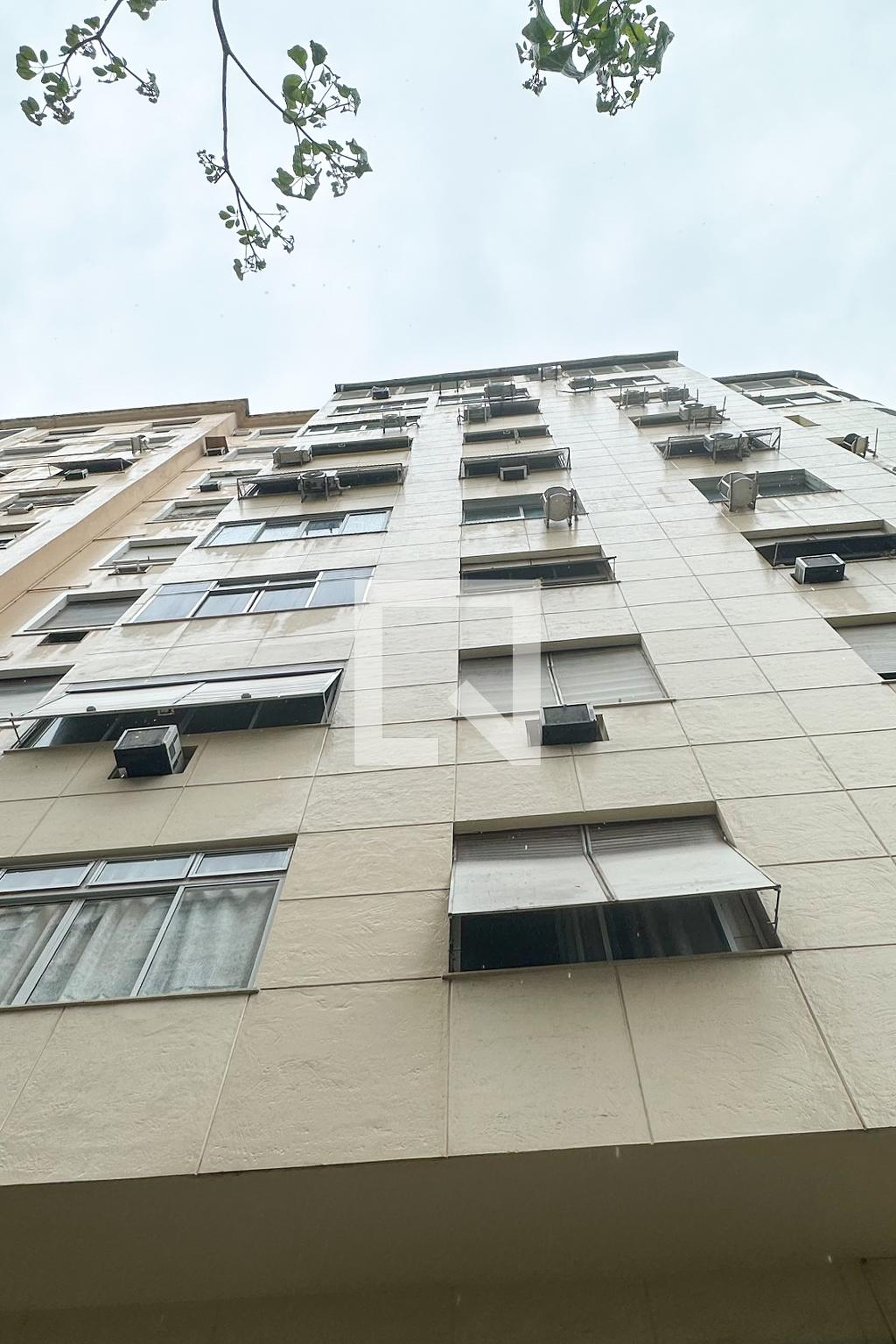 Fachada Condomínio em Rua Joaquim Nabuco, 106