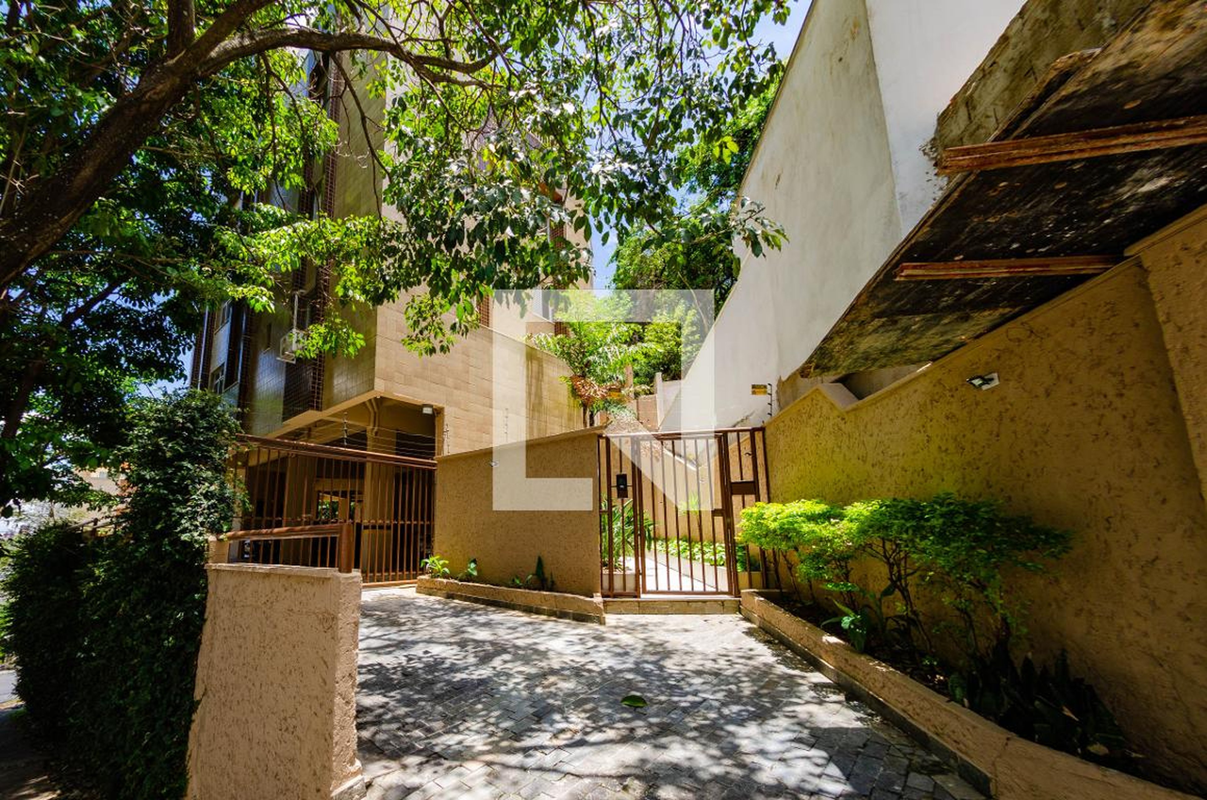 Fachada Condomínio em Rua José do Patrocínio Carneiro, 225