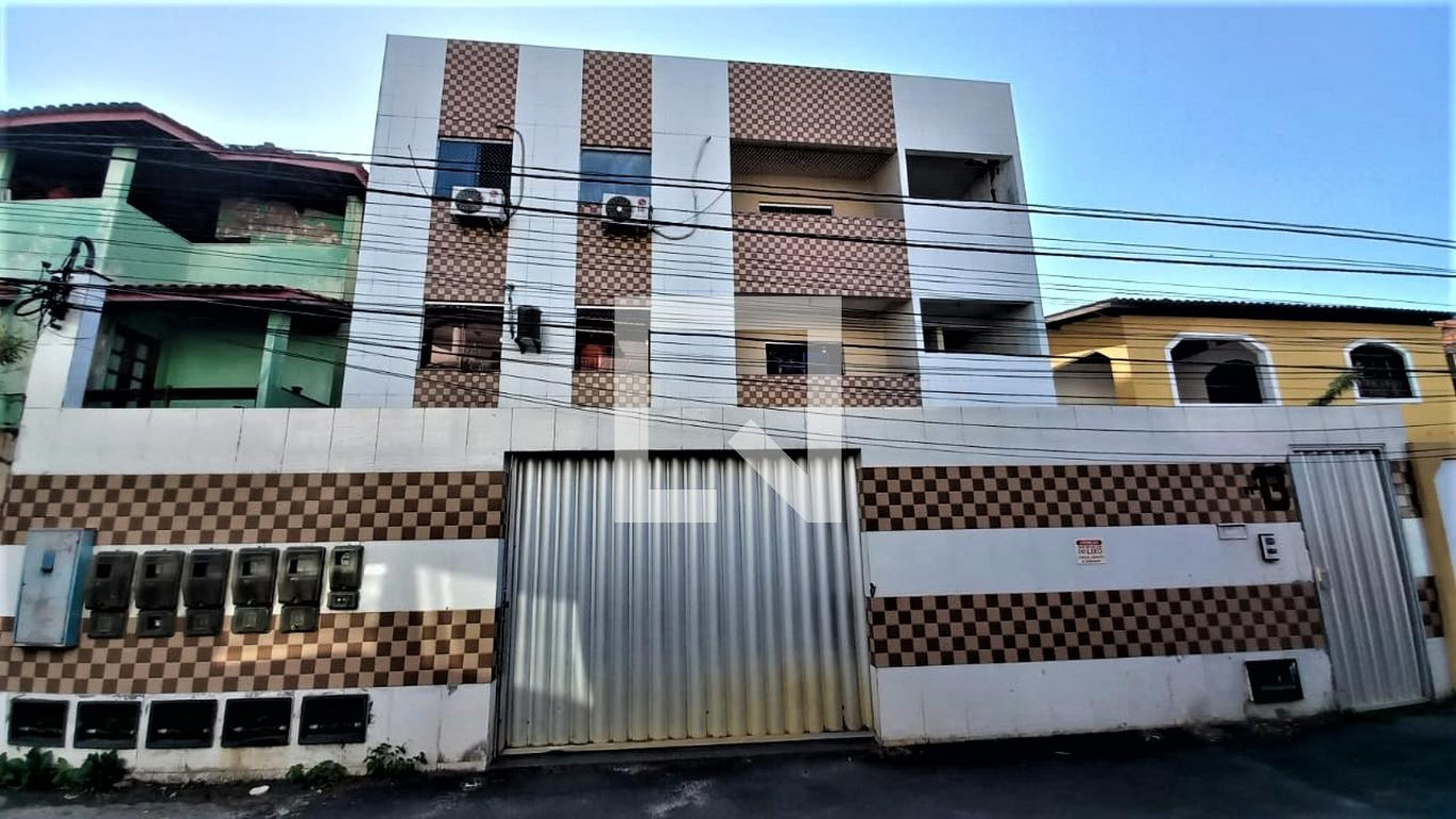 Fachada Condomínio em Rua Pontal do Sul, 13