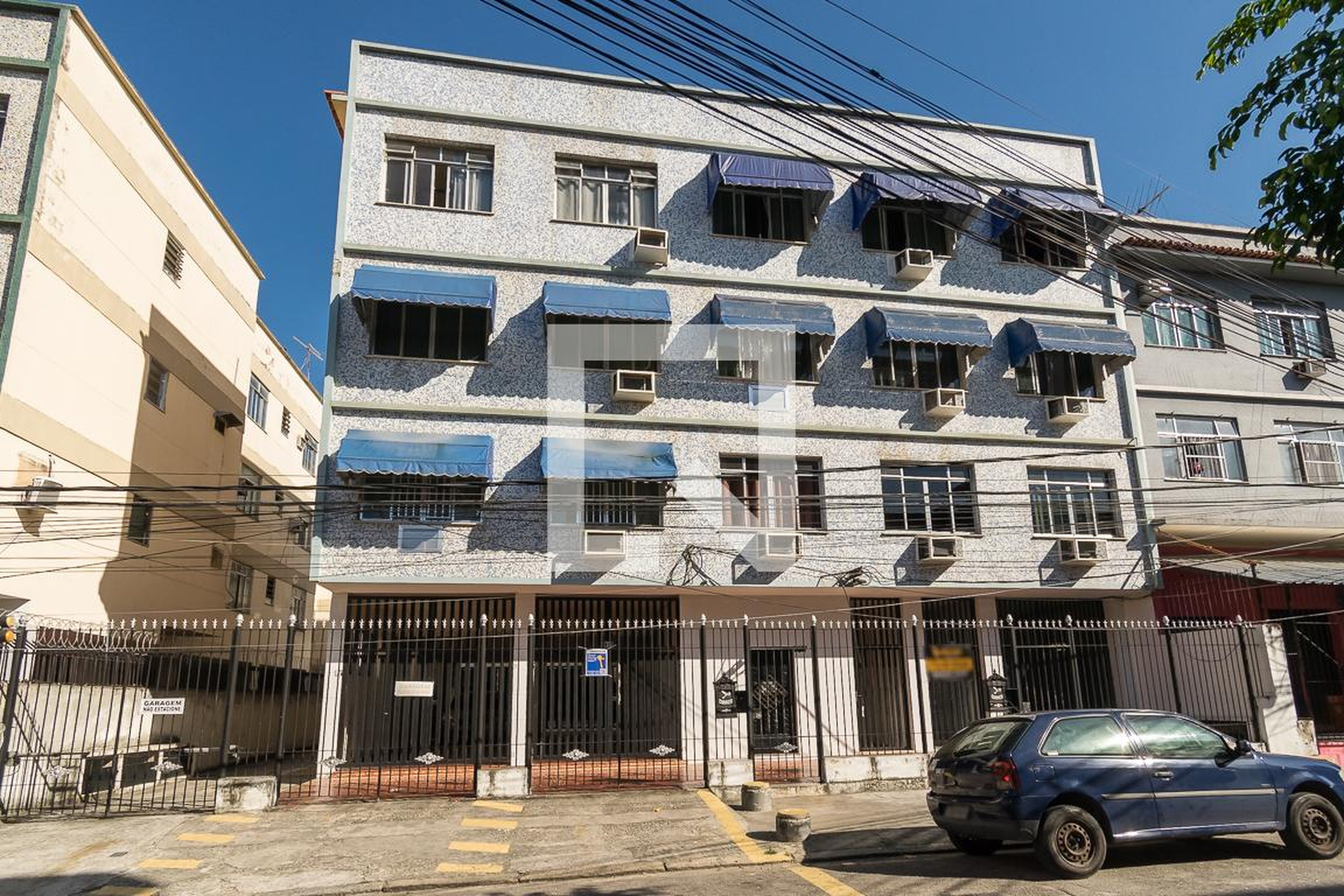 Fachada do Prédio Condomínio em Rua Professora Paula Aquiles, 73