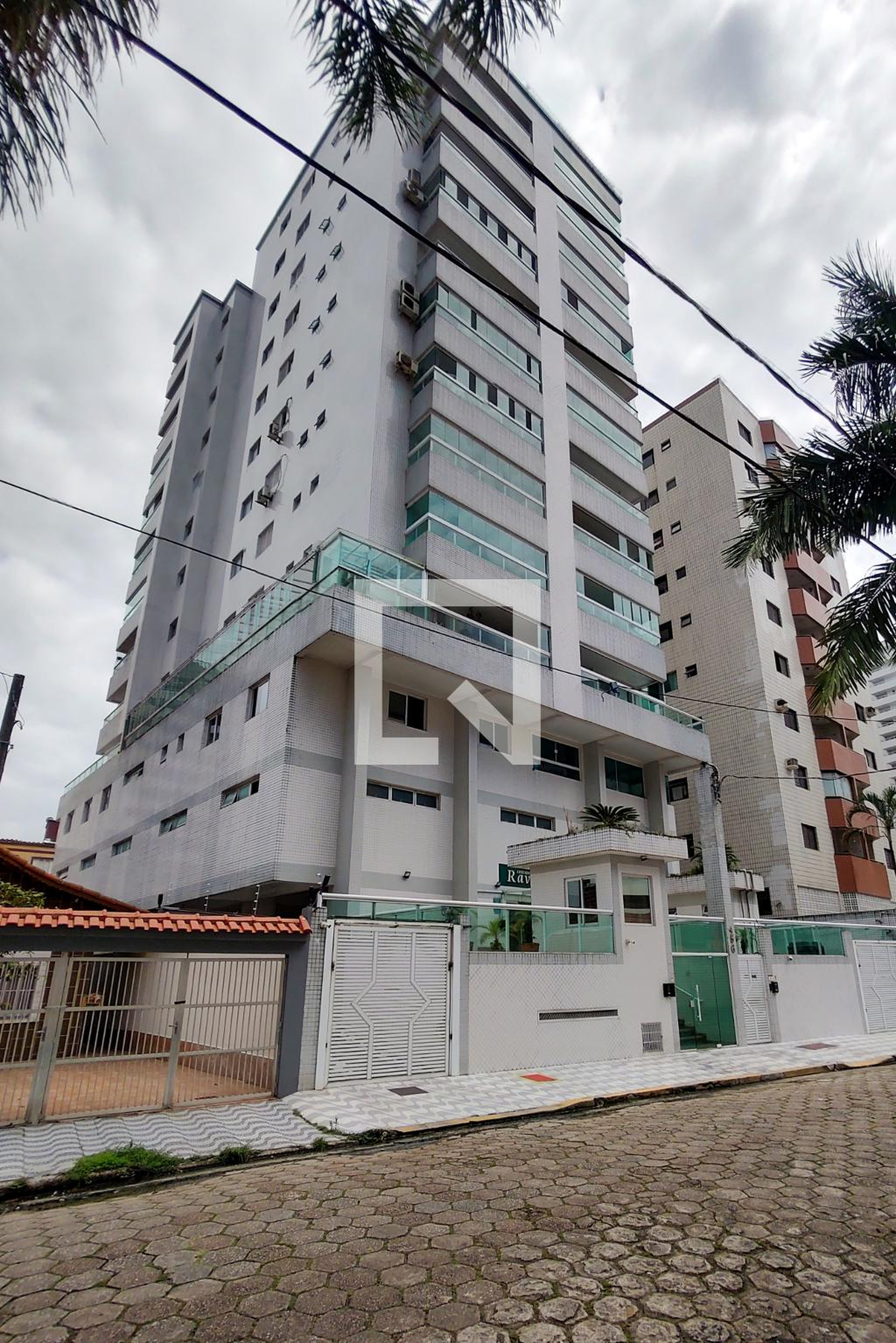 Fachada do Prédio Condomínio Ravena