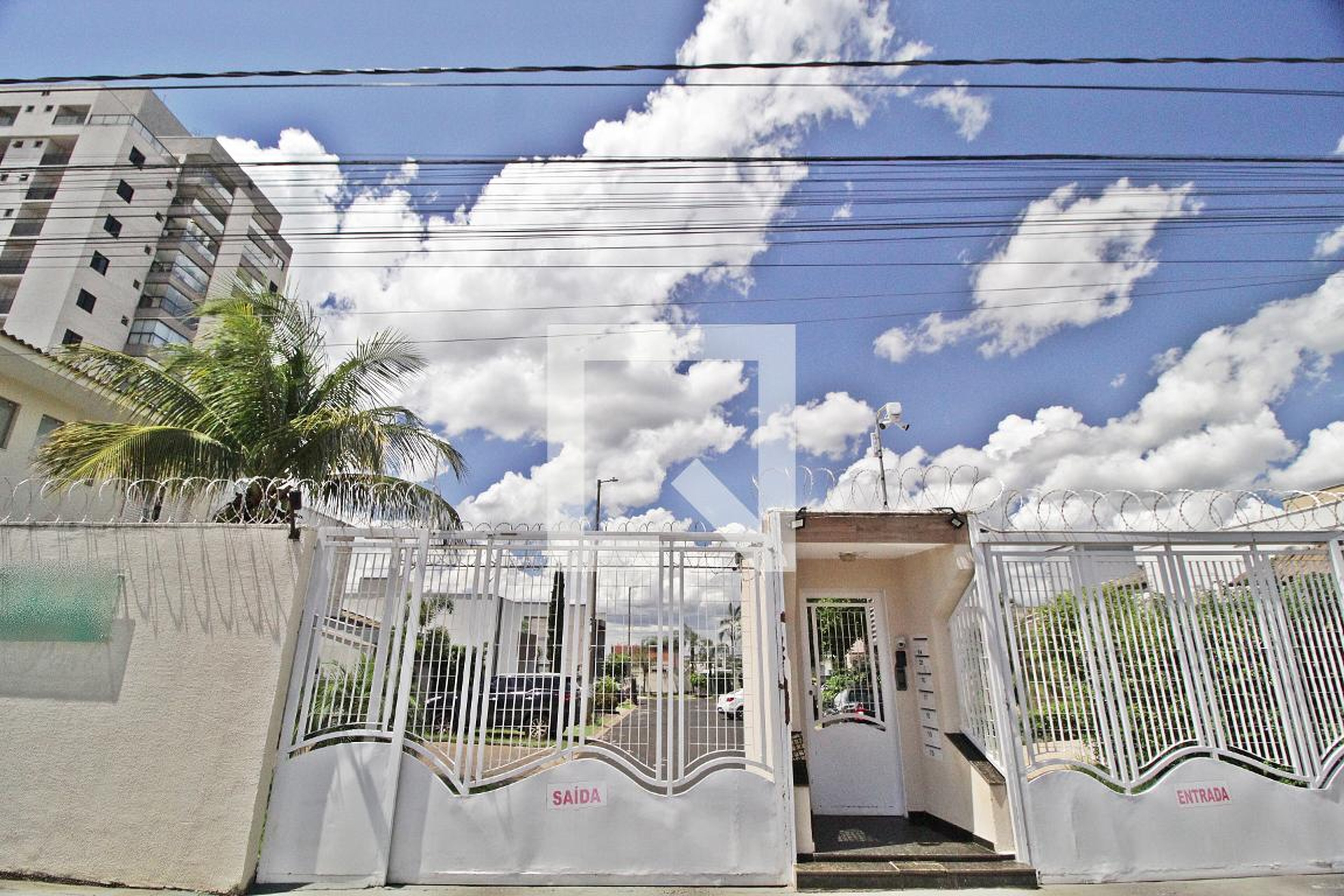 Fachada do condomínio Condomínio GREEN PARK