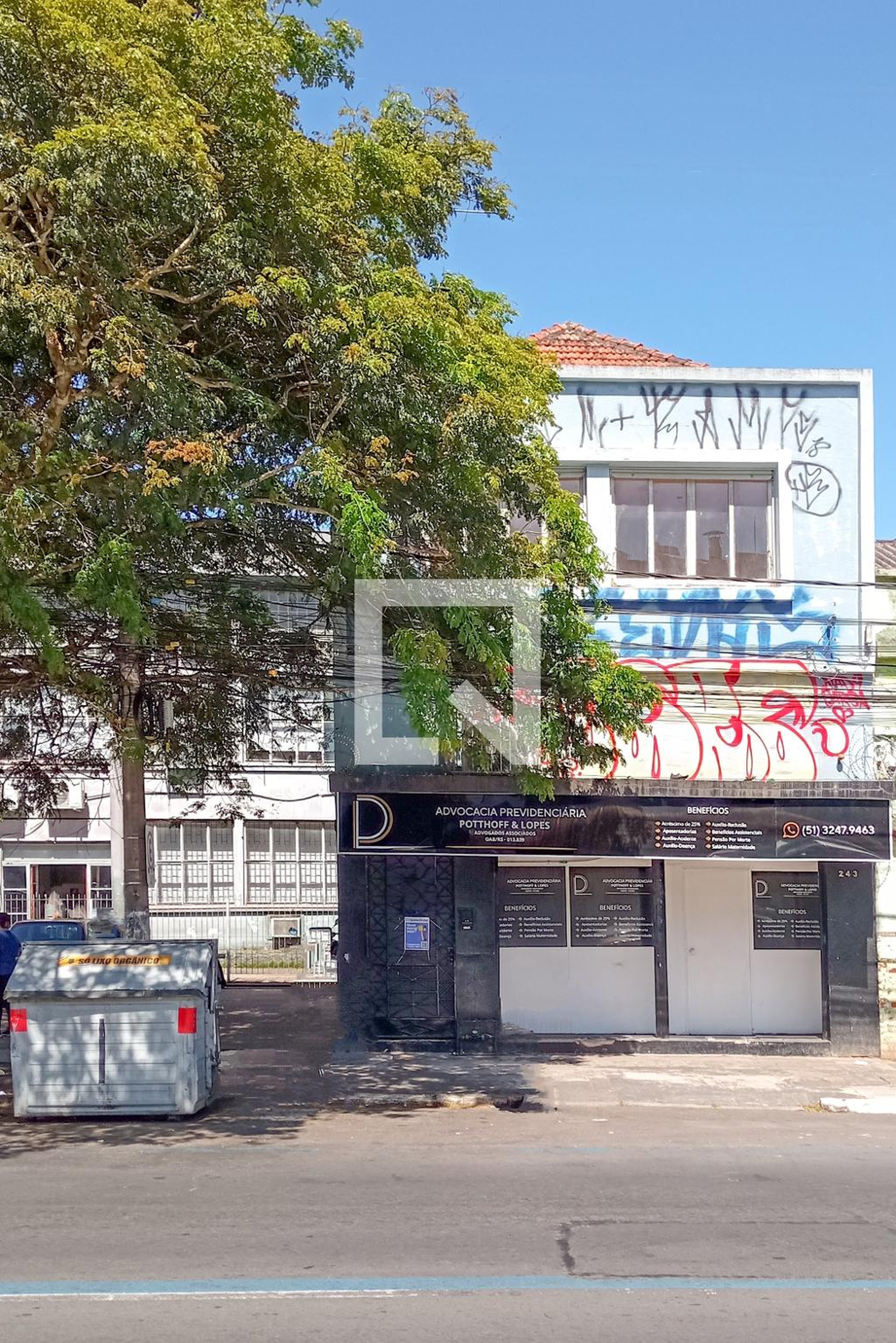 Fachada Condomínio em Avenida da Azenha, 247