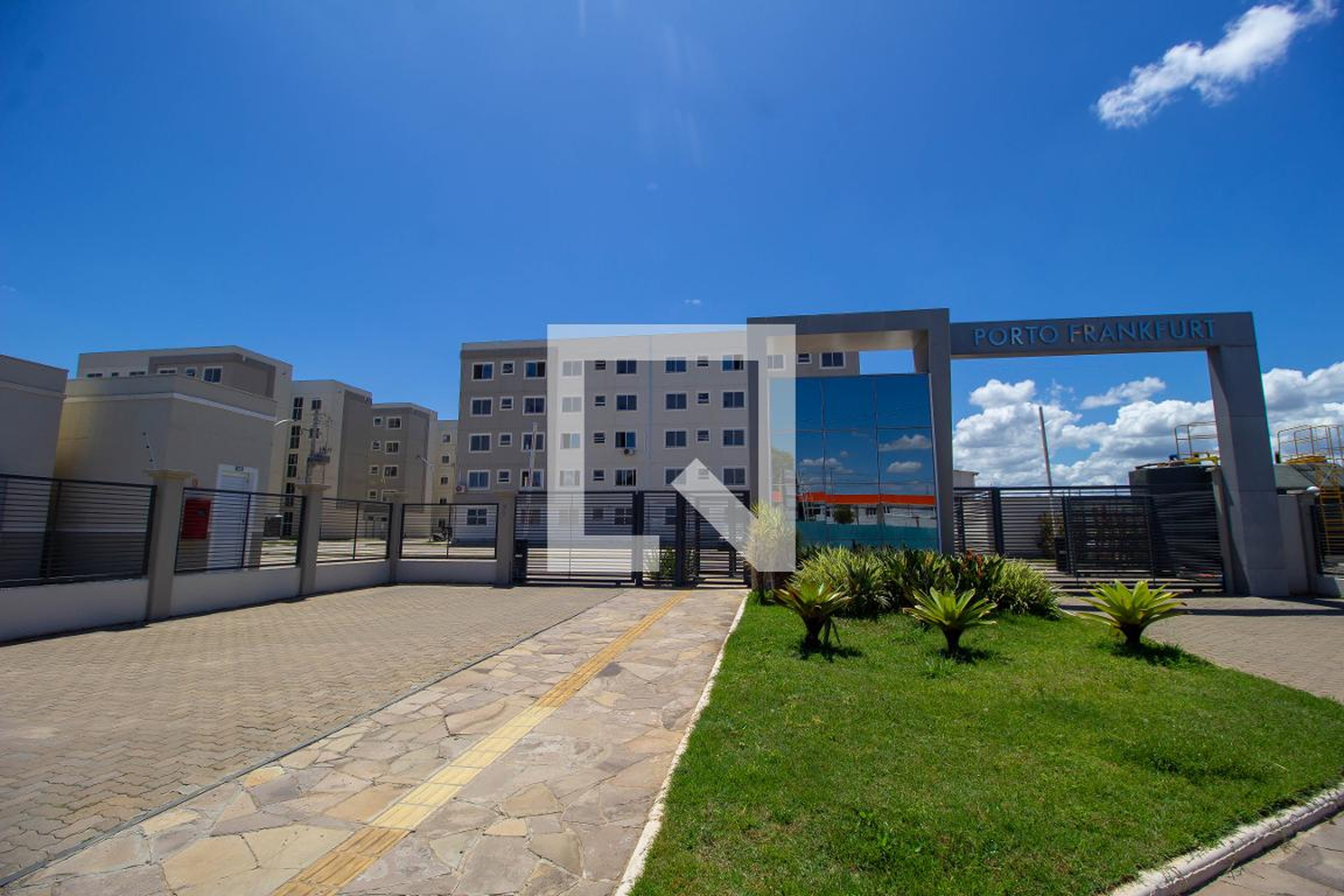 Fachada Condomínio em Rua Vaz Caminha, 3