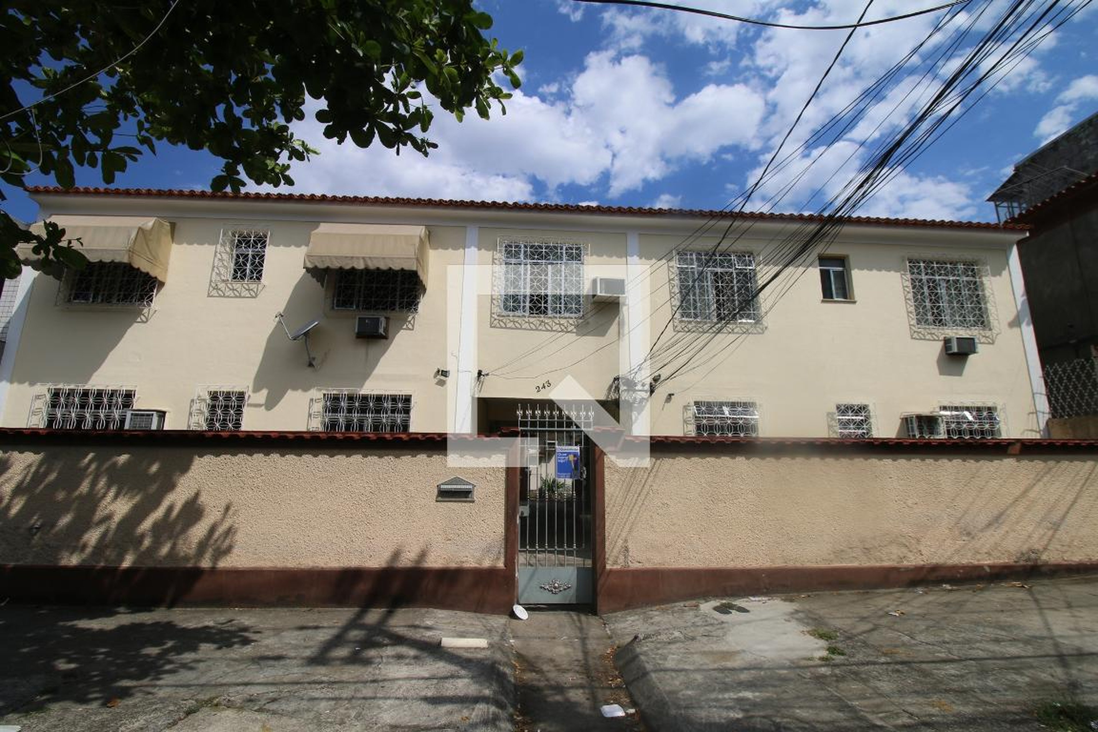 Fachada do Prédio Condomínio em Rua da Inspiração, 243