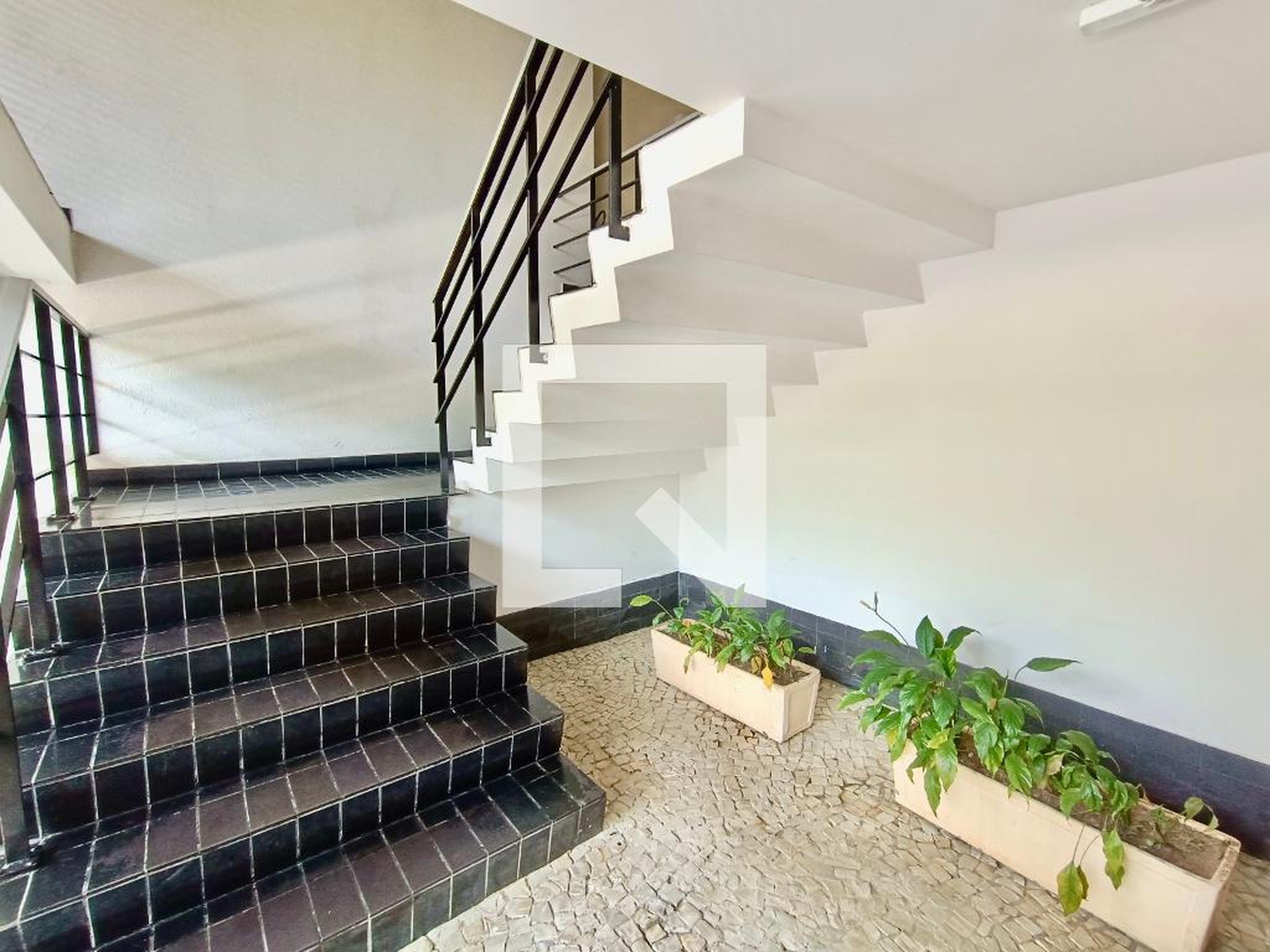 Portaria Condomínio em Rua Fonte da Saudade, 47