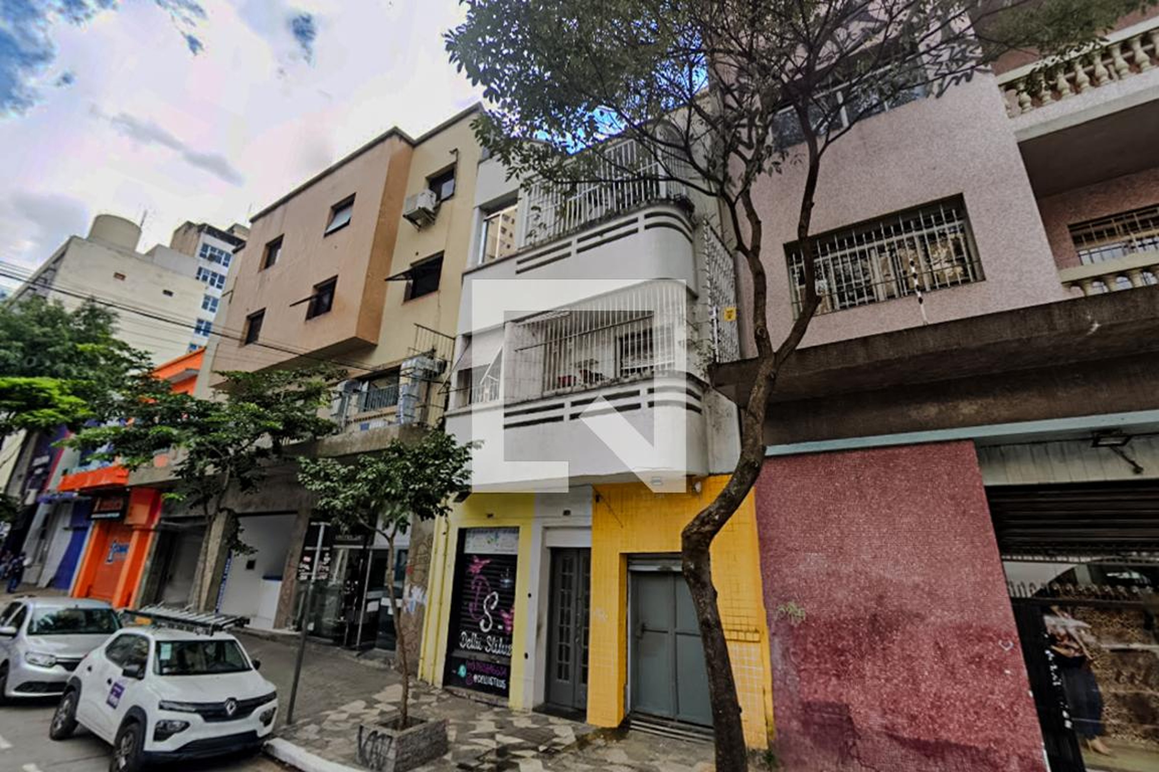 Fachada Condomínio em Rua Rego Freitas, 134