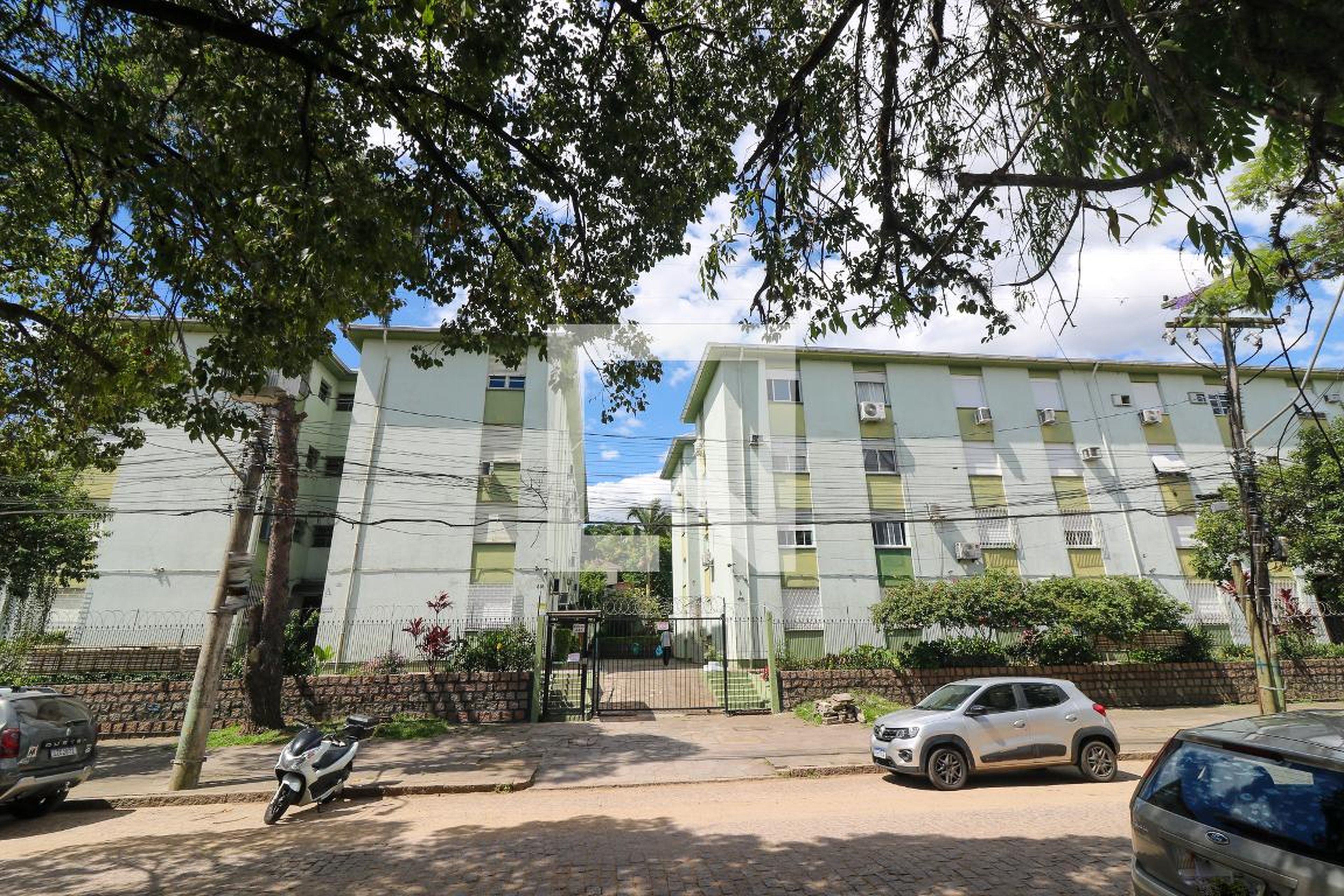 Fachada do condomínio Edifício Telmo Tompson Flores