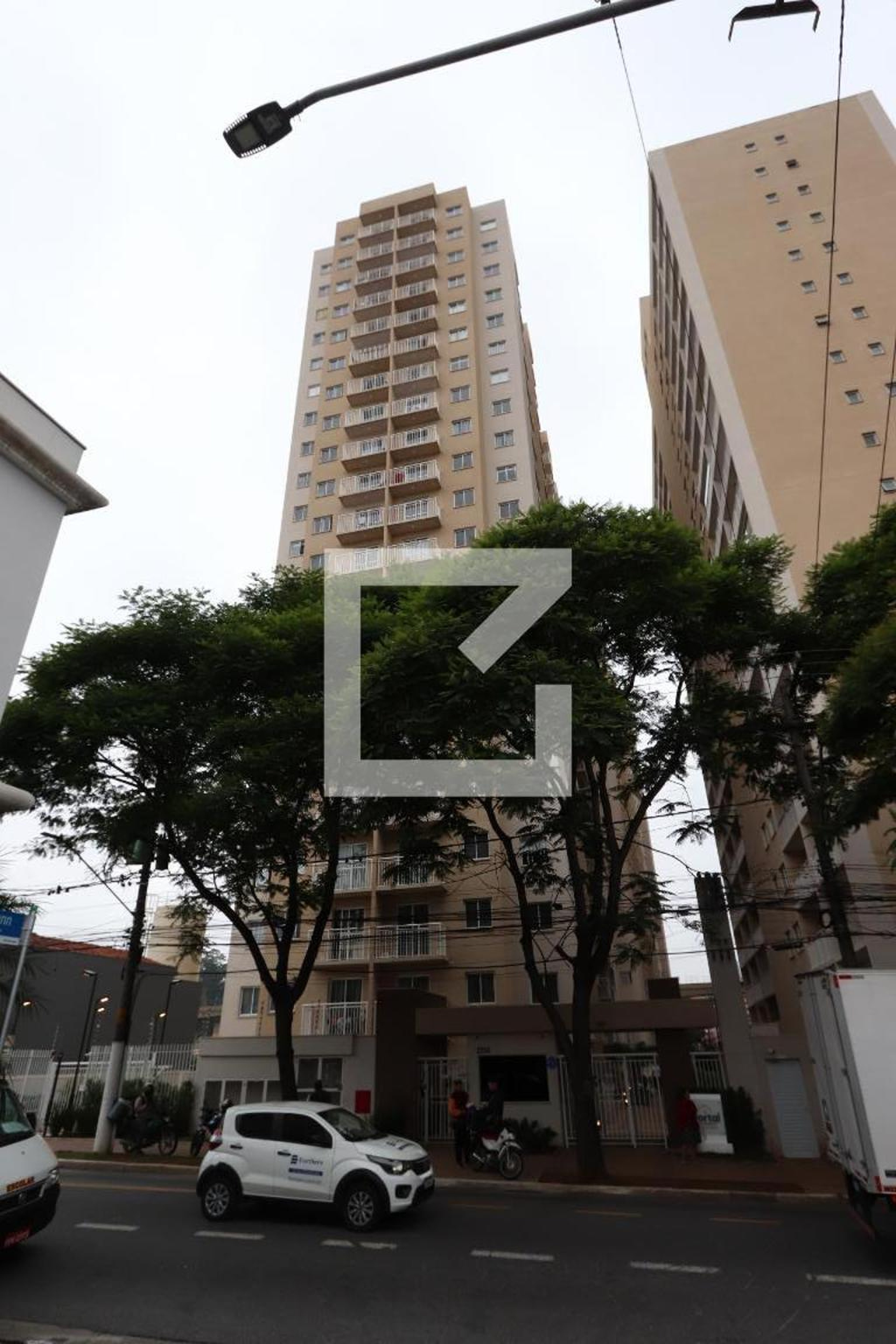 Fachada do Prédio Condomínio em Avenida Vila Ema, 1108