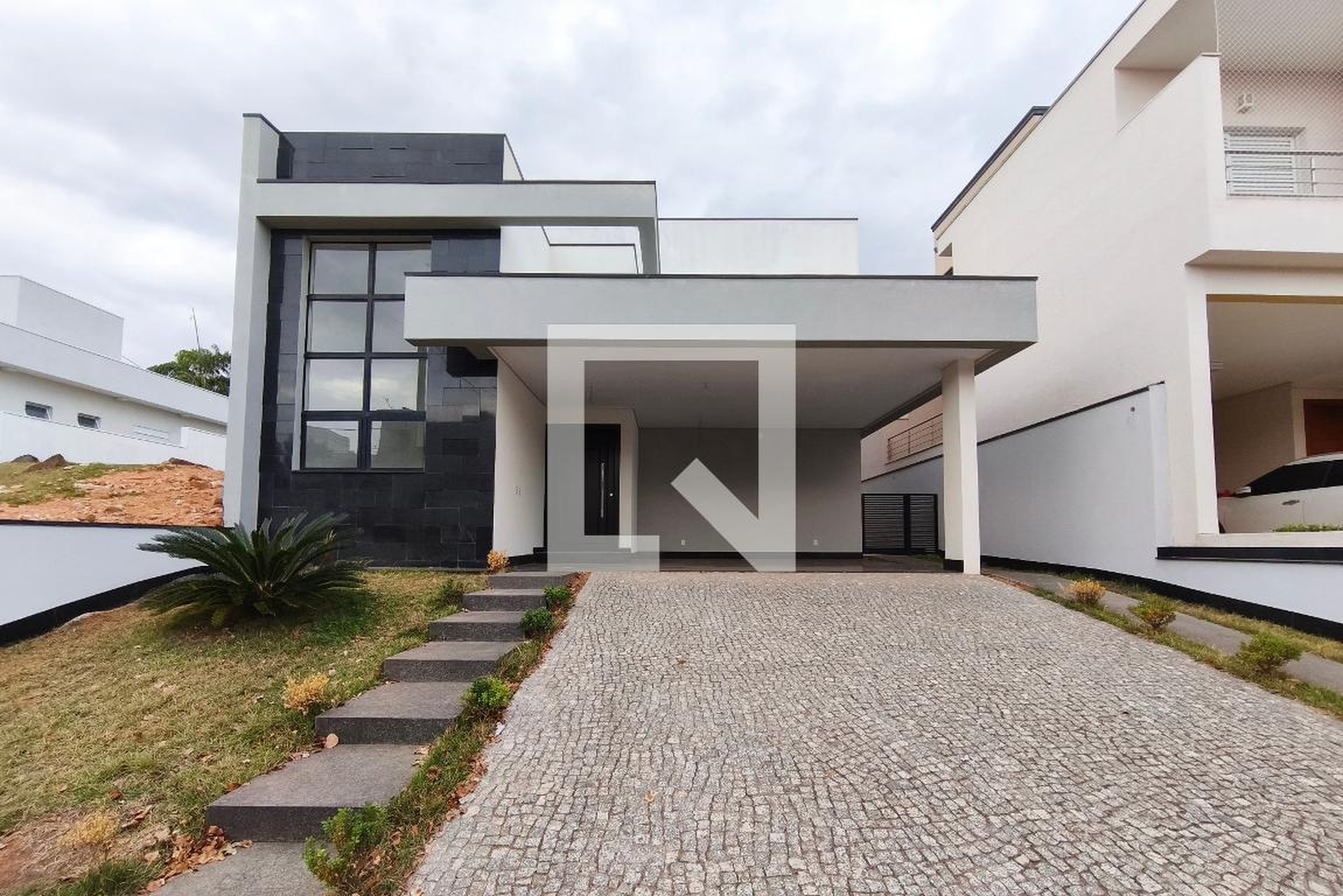 Fachada Condomínio em Avenida Francisco Alfredo Júnior, 587