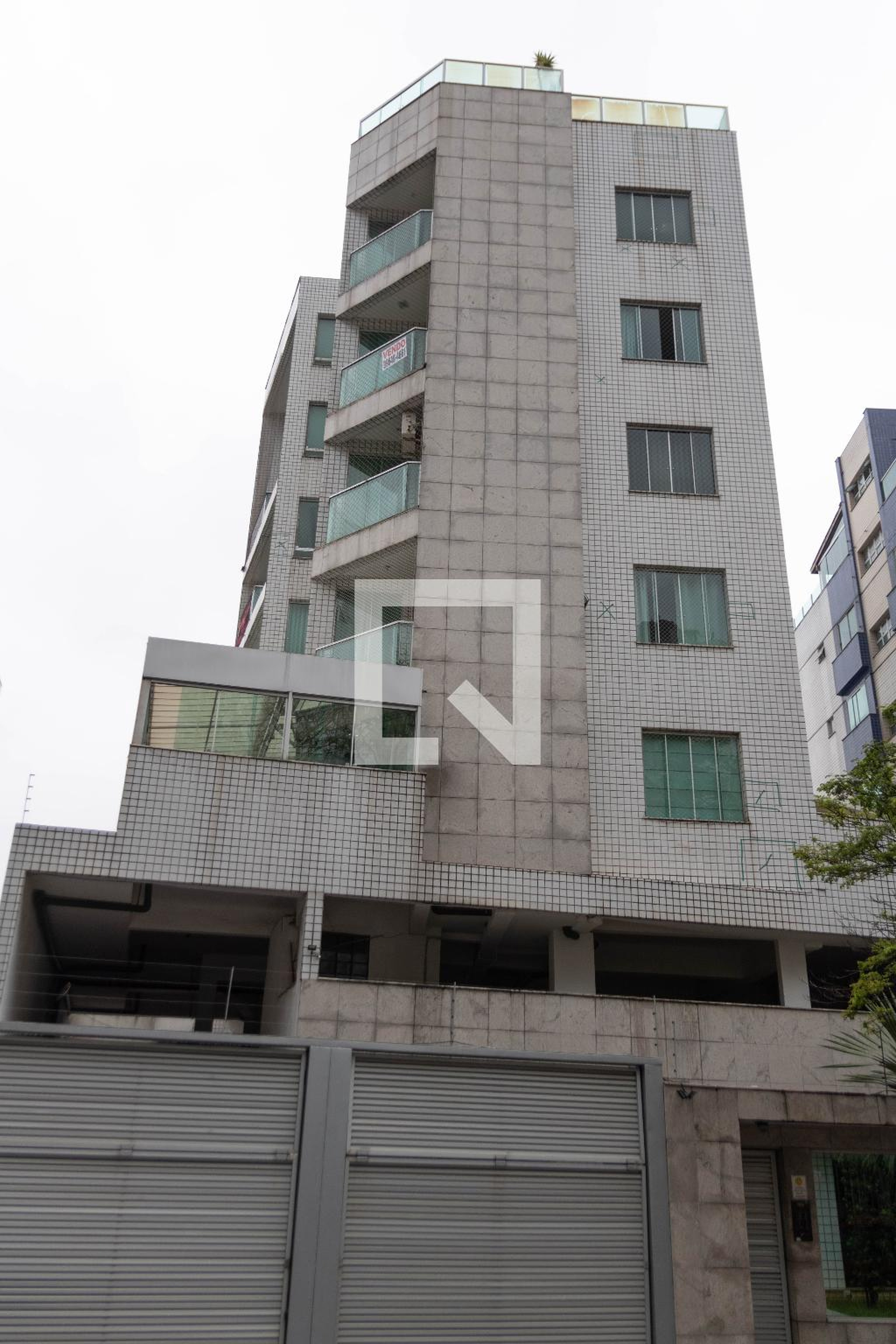 Fachada Condomínio em Rua Marco Aurélio de Miranda, 372