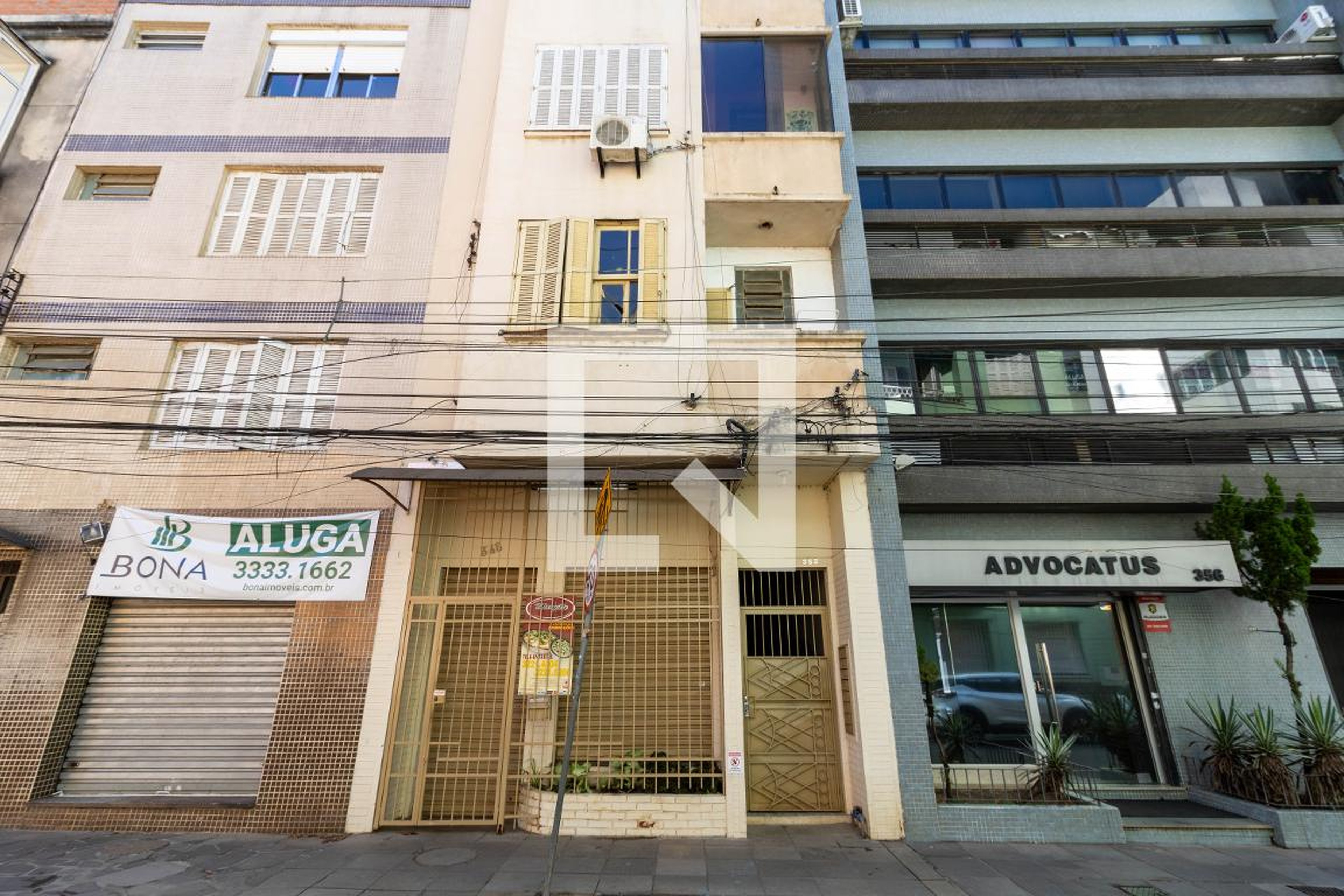 Fachada Condomínio em Rua Espírito Santo, 352