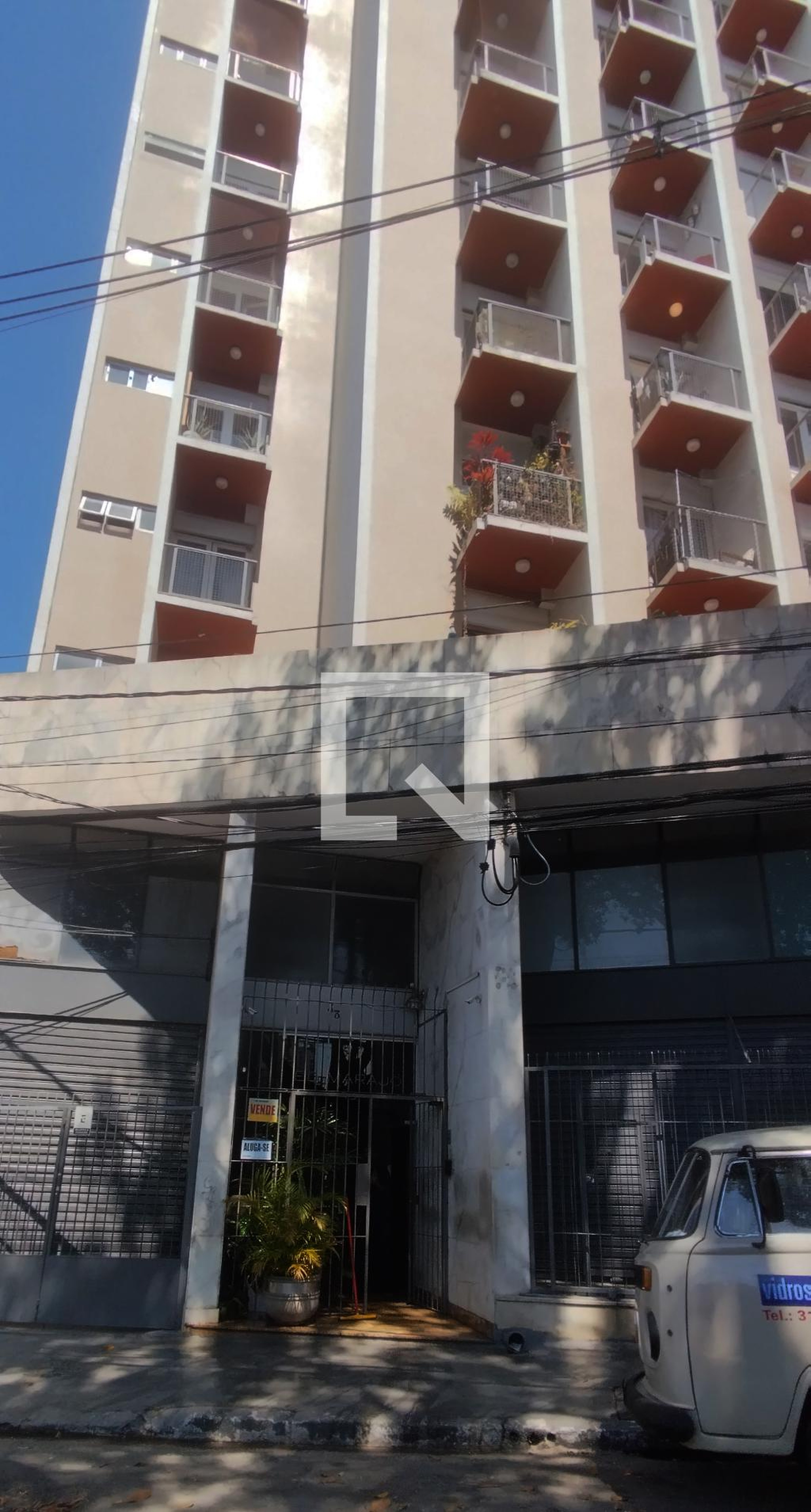 Fachada Condomínio em Rua Manoel Dutra, 900