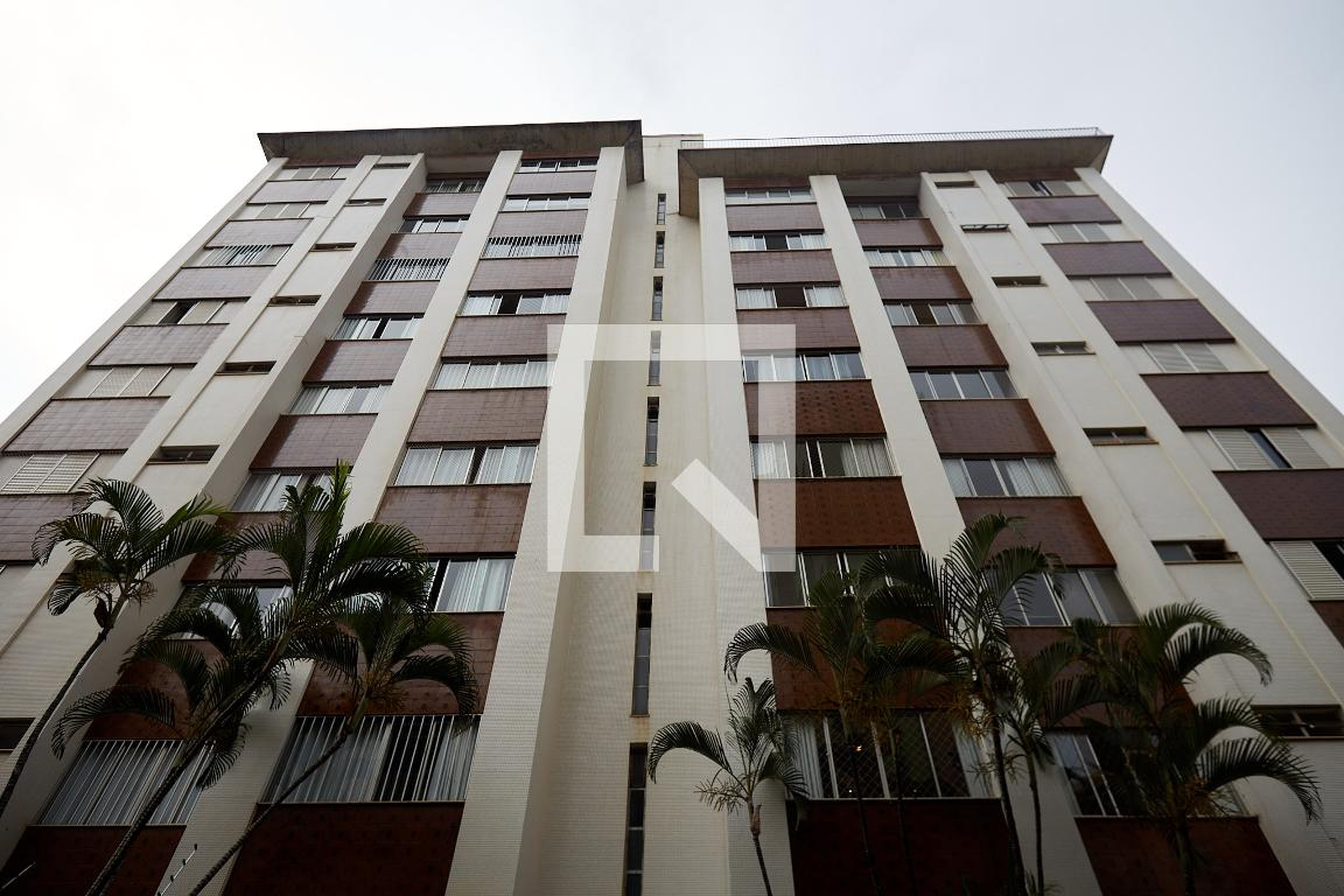 Fachada Condomínio em Rua Guilherme de Almeida, 70