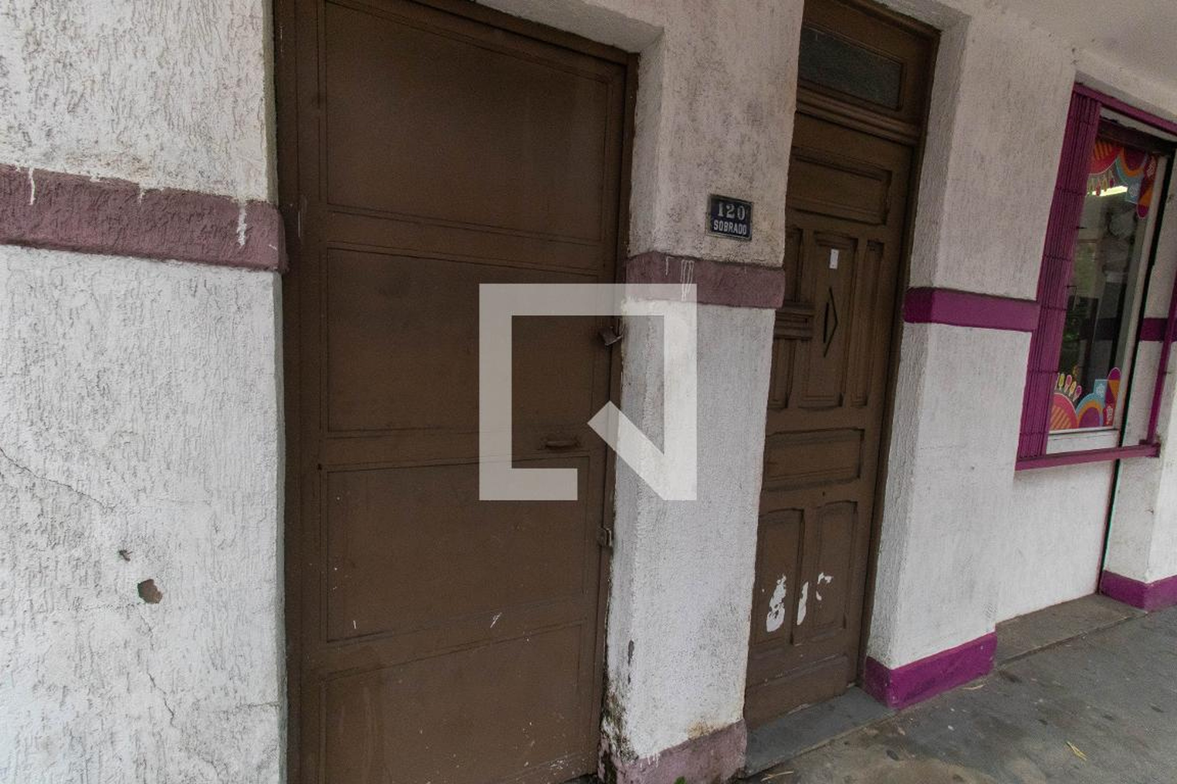 Fachada Condomínio em Rua Santa Rosa, 120