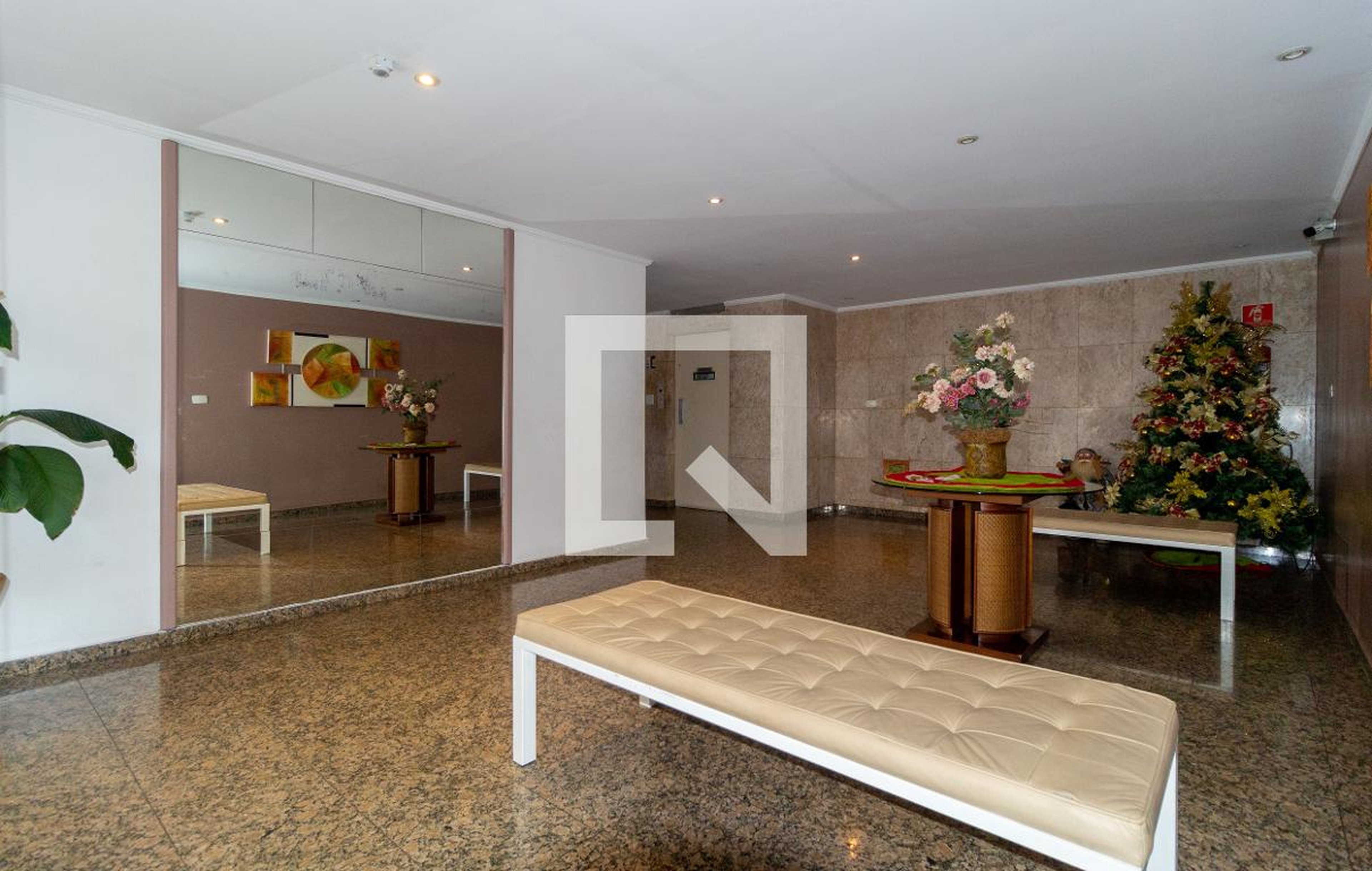 Hall social - renoir