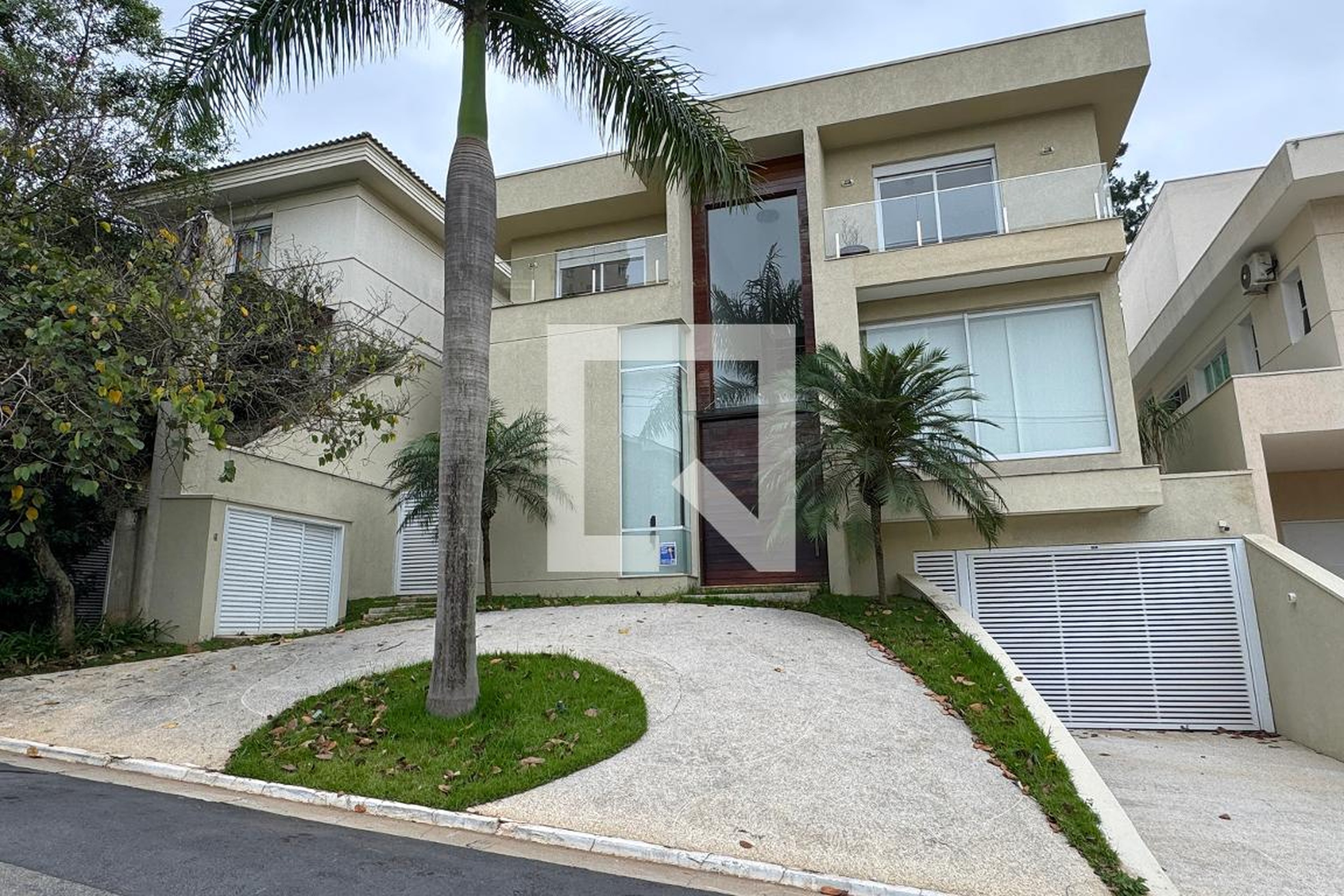 Fachada Condomínio em Alameda Setúbal, 35