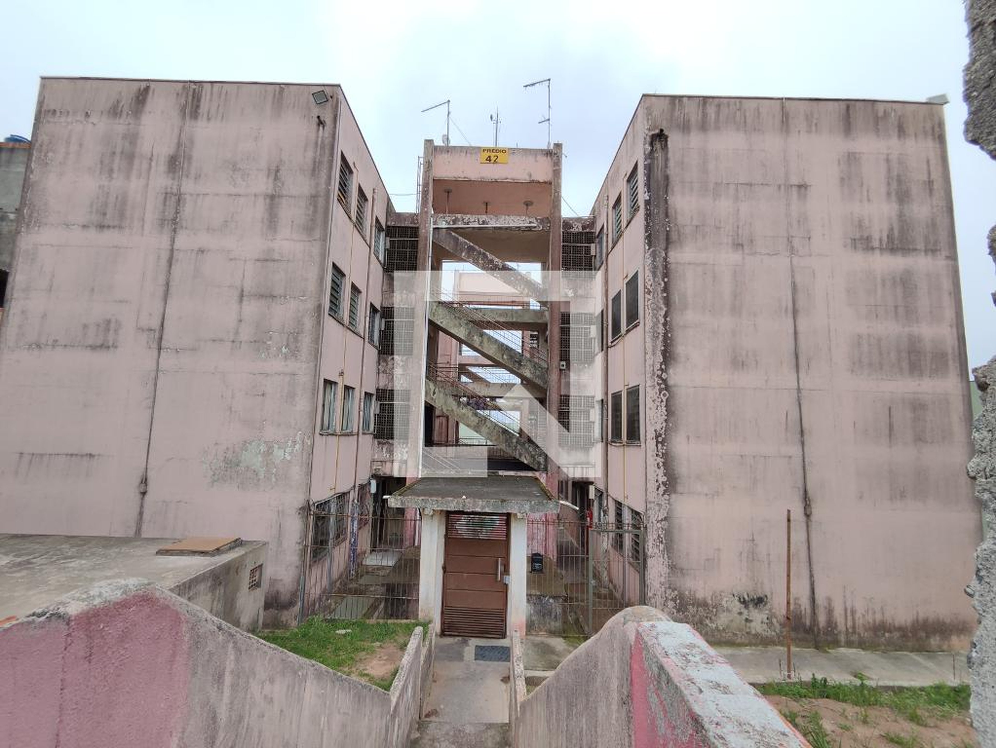 Fachada do Prédio Condomínio em Rua Domingos Fregonesi, 42