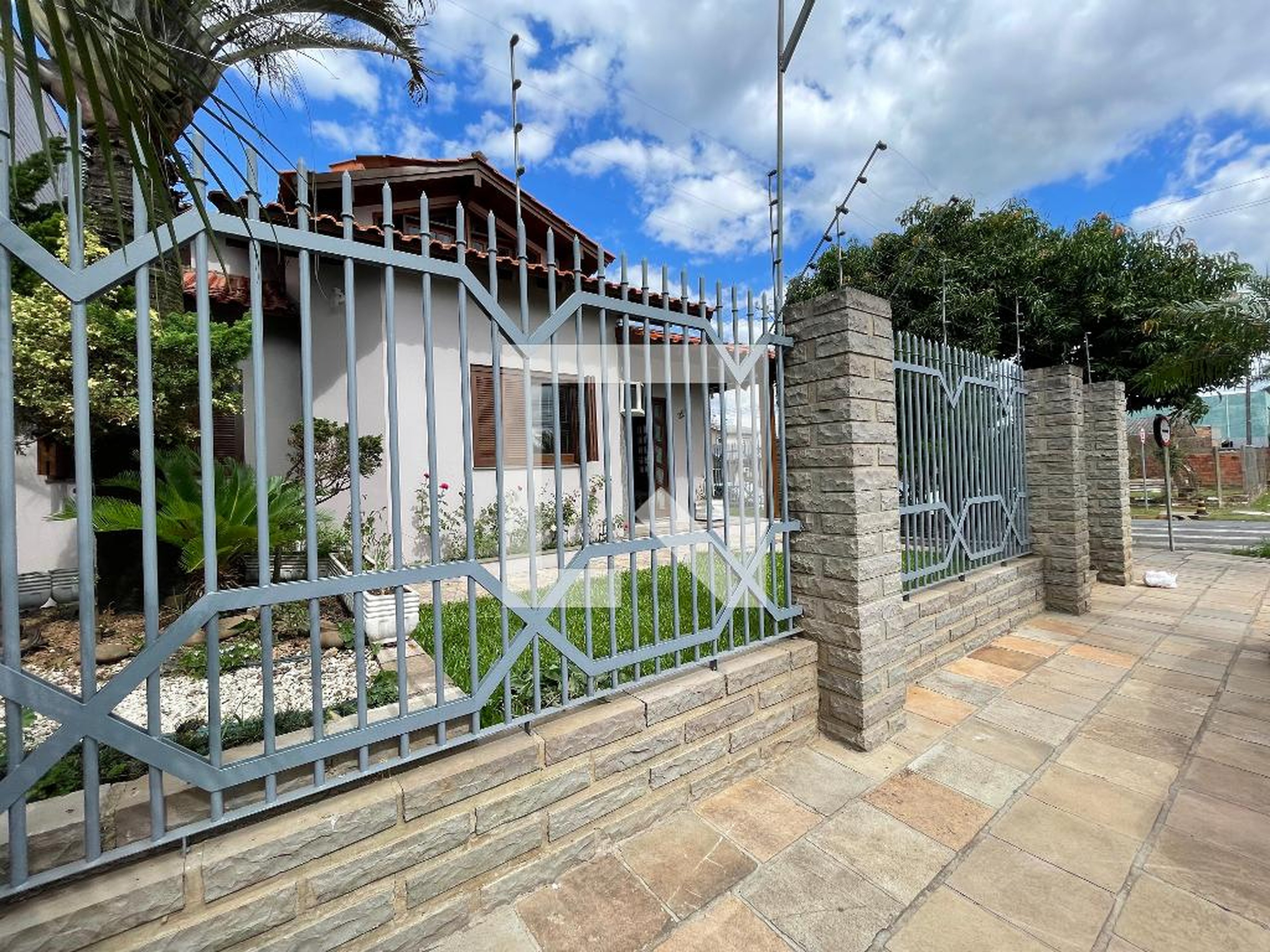 Fachada Condomínio em Rua Paraná, 221