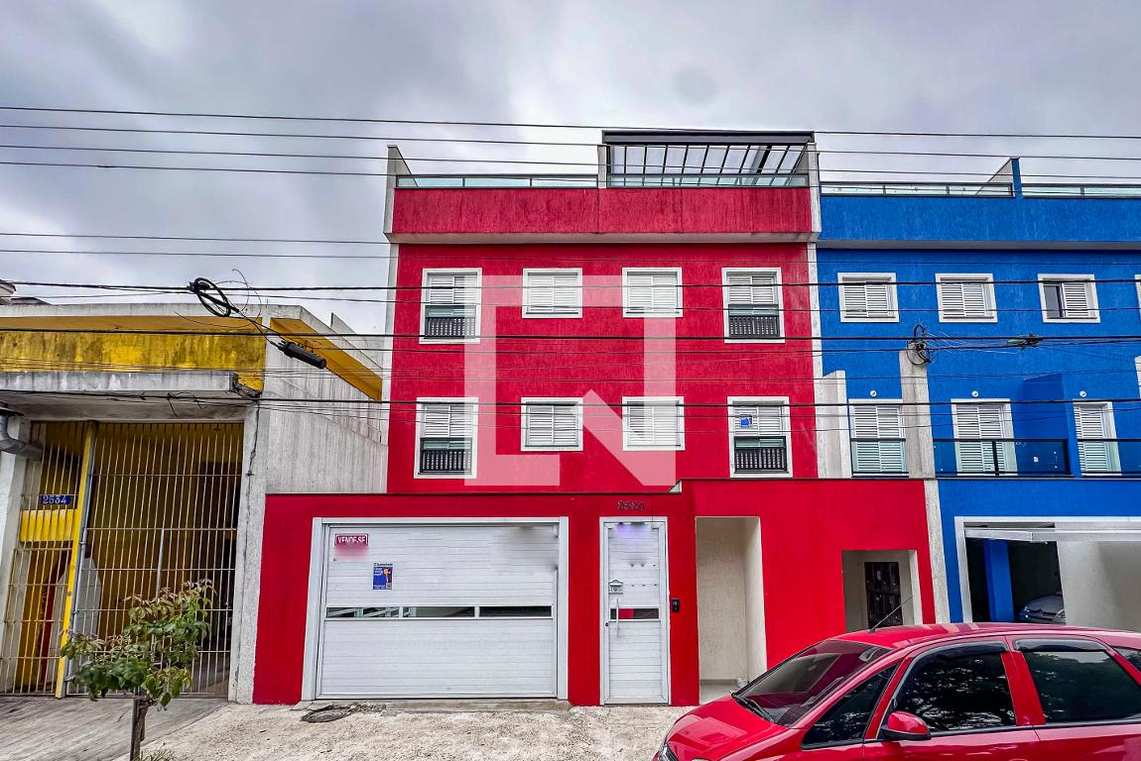 Fachada Condomínio em Rua Carijós, 2520