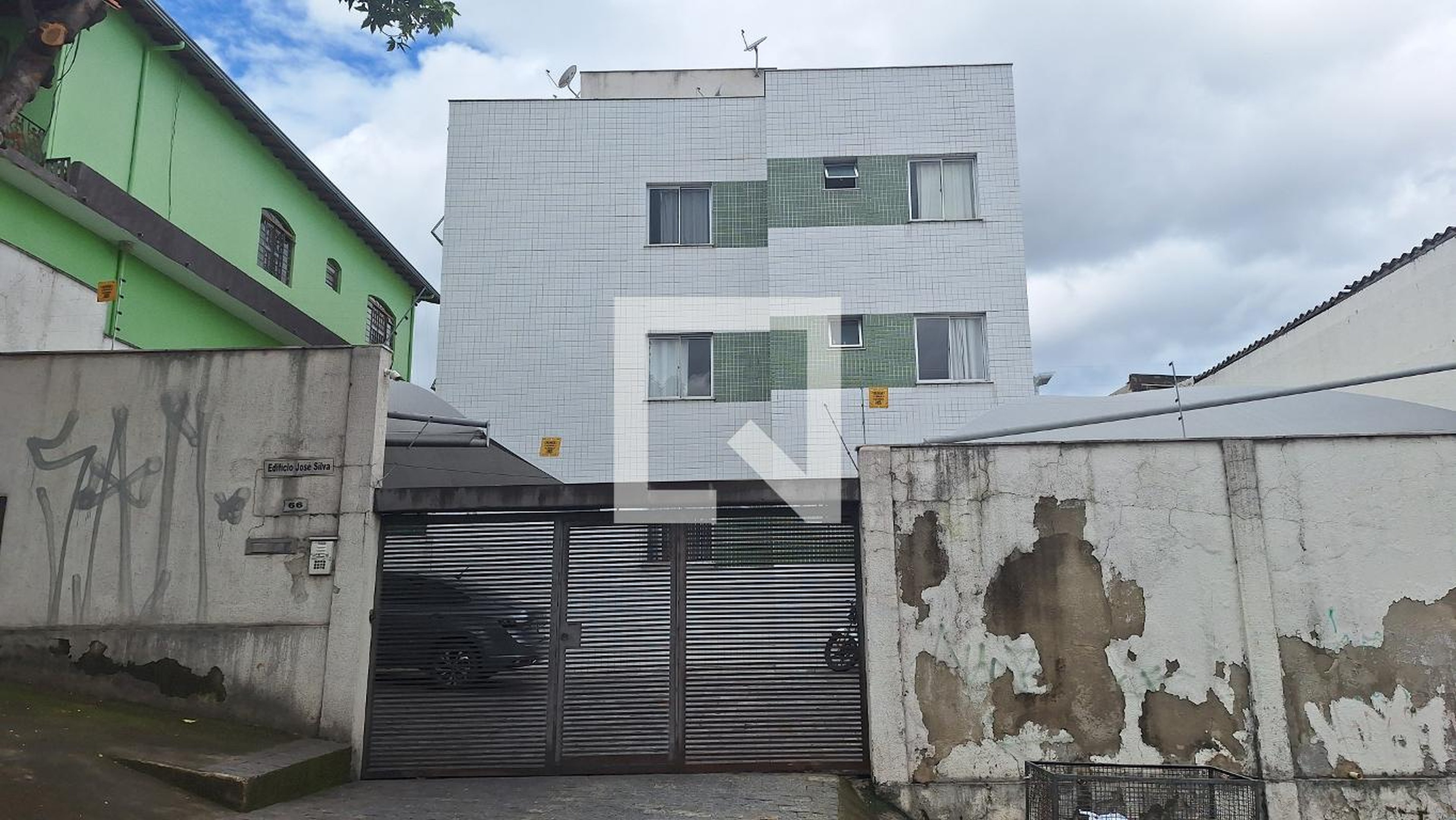 Fachada Condomínio em Rua Clóvis de Castro, 66