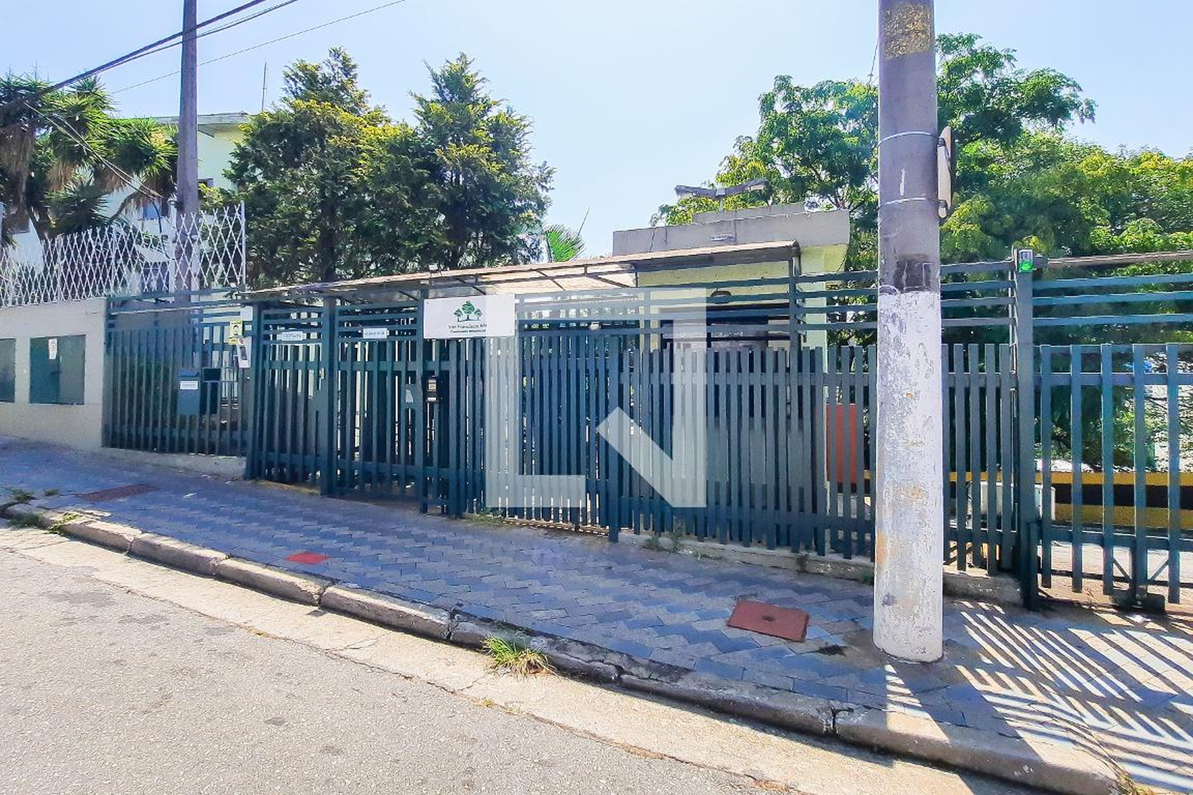 Fachada do Condomínio Condomínio em Rua Camargo, 487