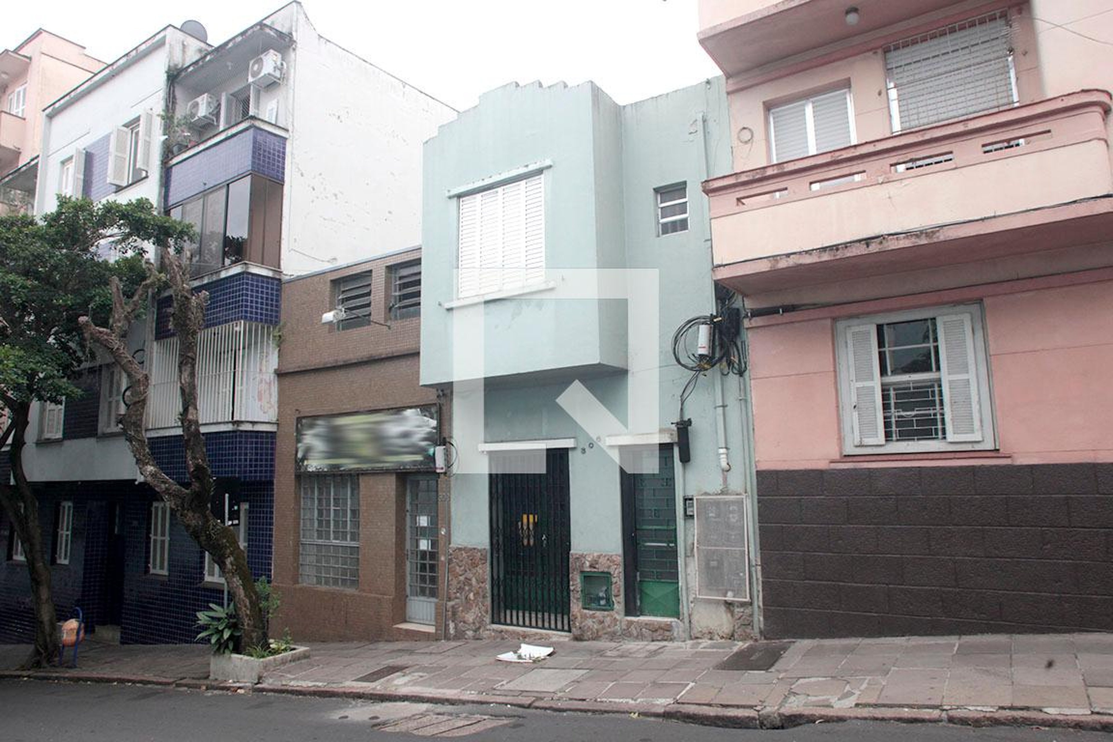 Fachada Condomínio em Rua General Bento Martins, 306