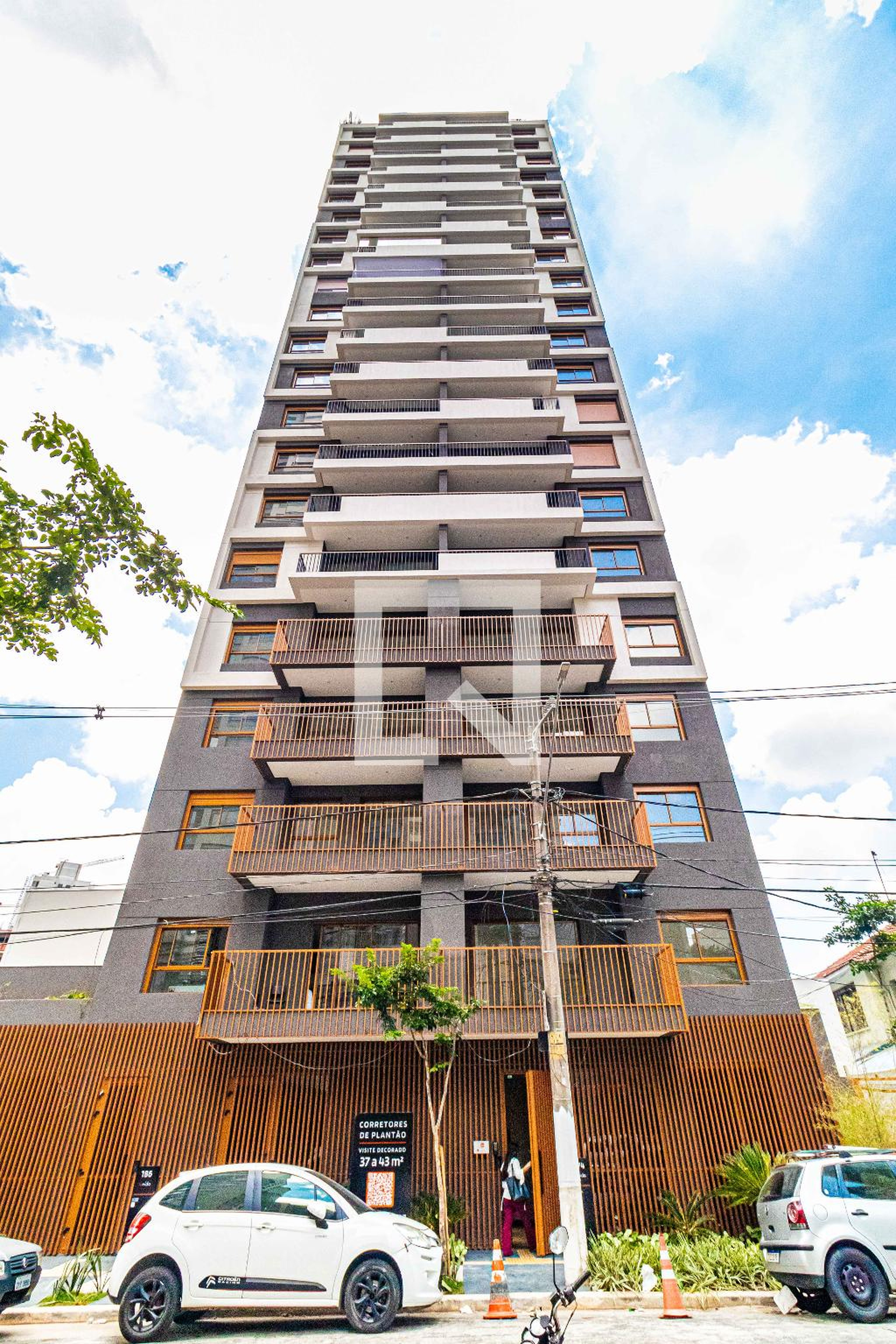 Fachada Condomínio em Rua Miragaia, 171