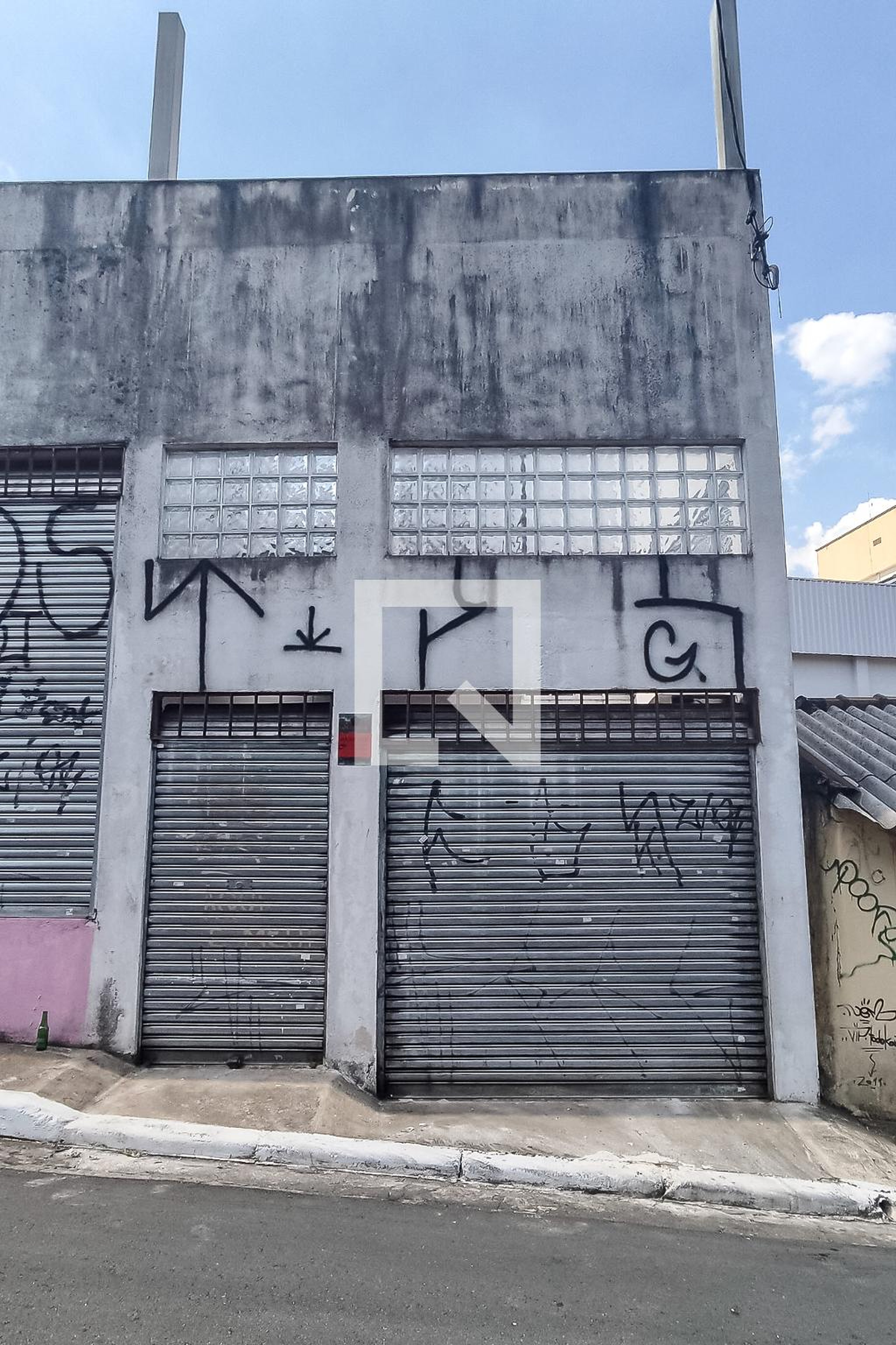 Fachada Condomínio em Rua Nossa Senhora das Mercês, 1151